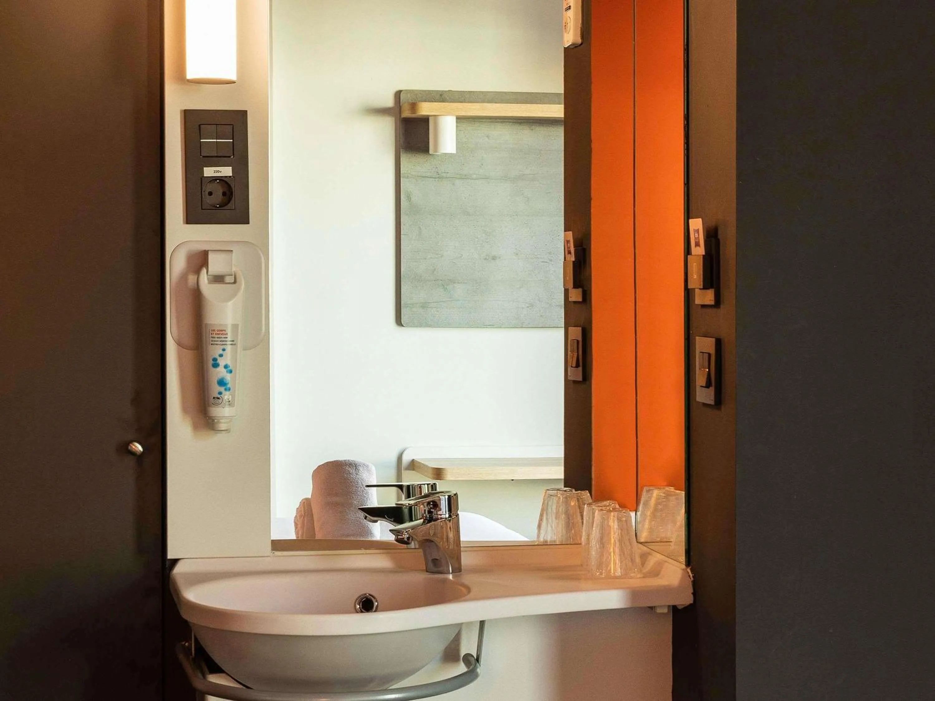 Bedroom in Ibis Budget Madrid Centro Lavapies