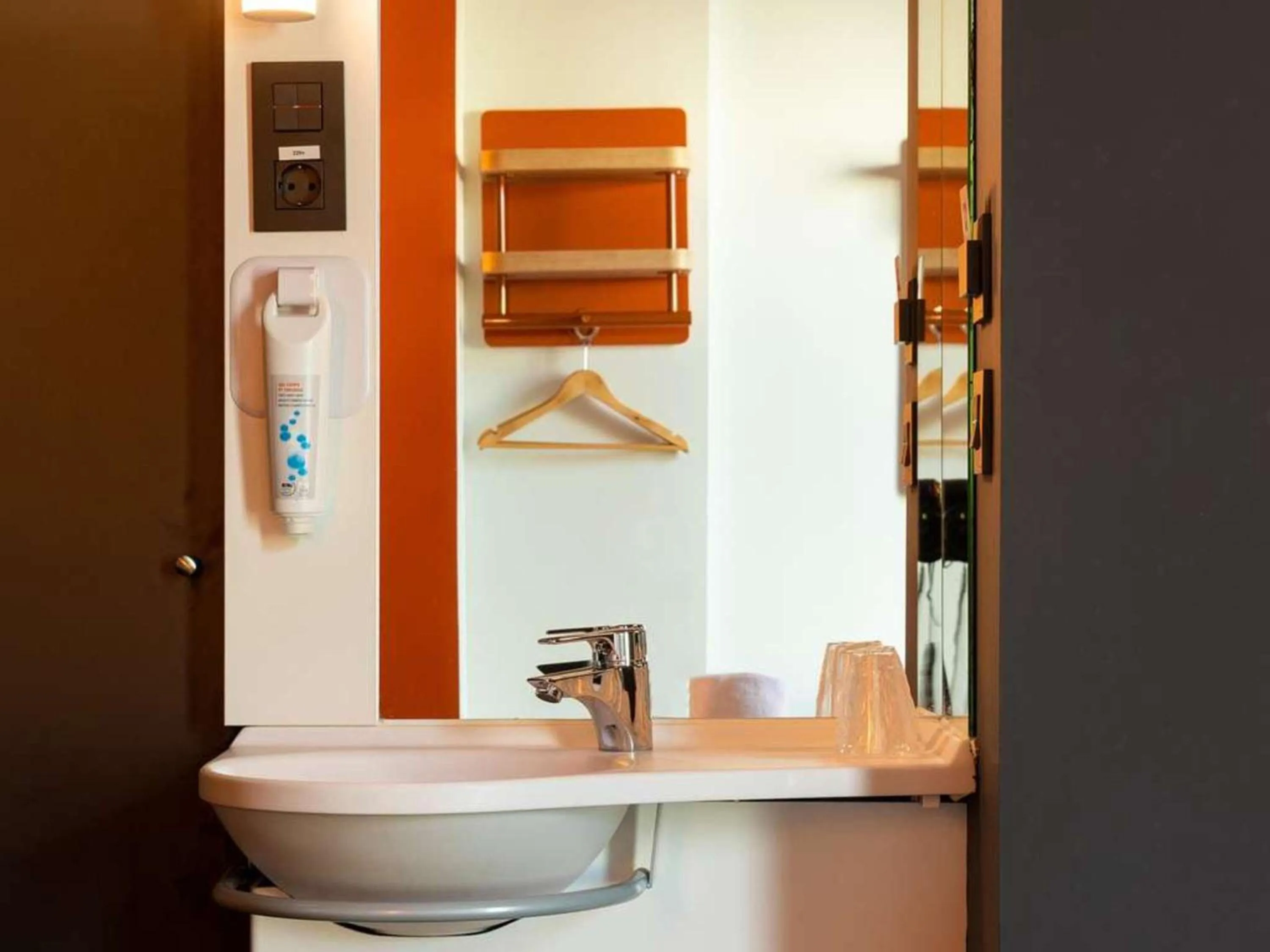 Bathroom in Ibis Budget Madrid Centro Lavapies