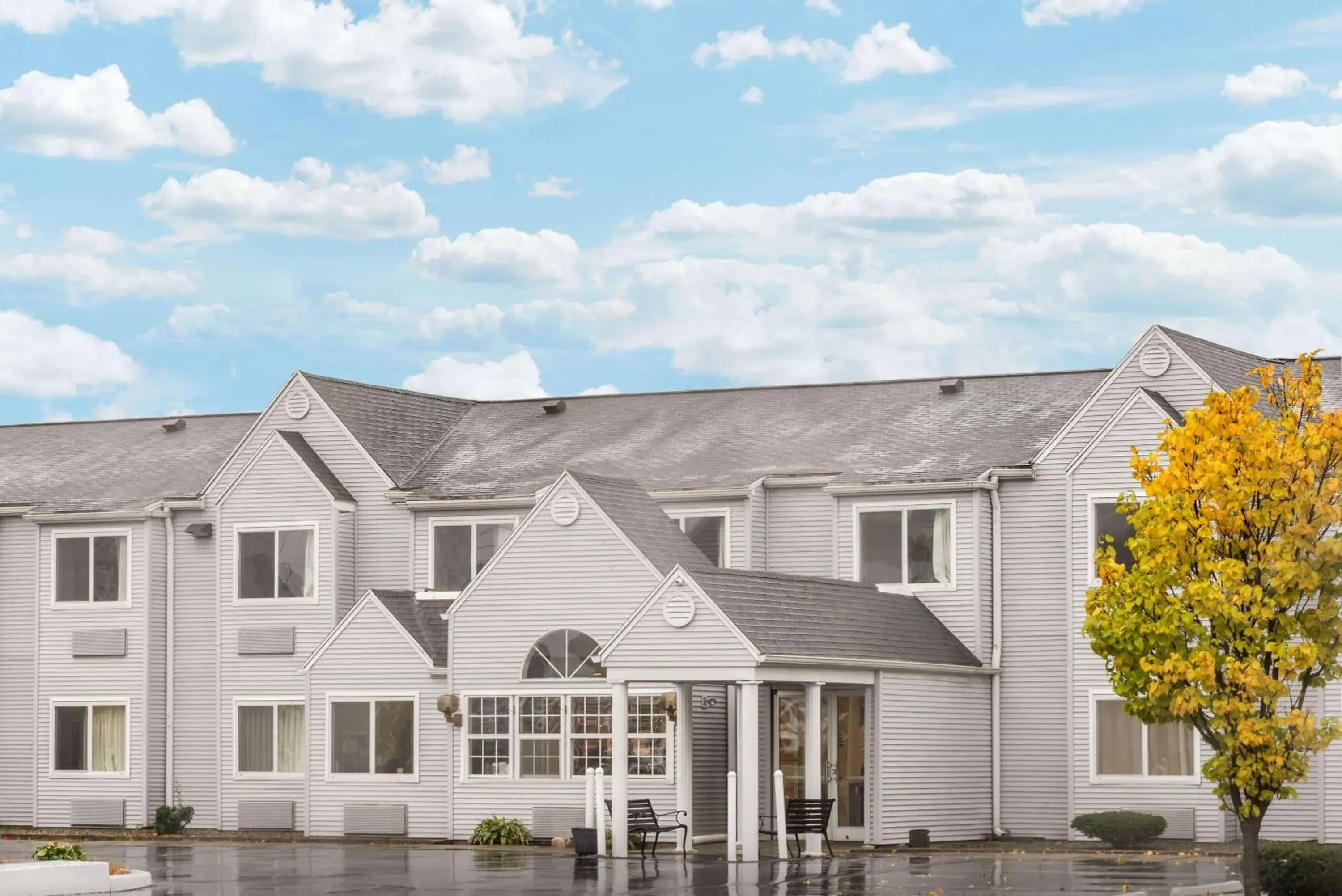 Property building in Microtel Inn by Wyndham Henrietta Property building in Microtel Inn by Wyndham Henrietta