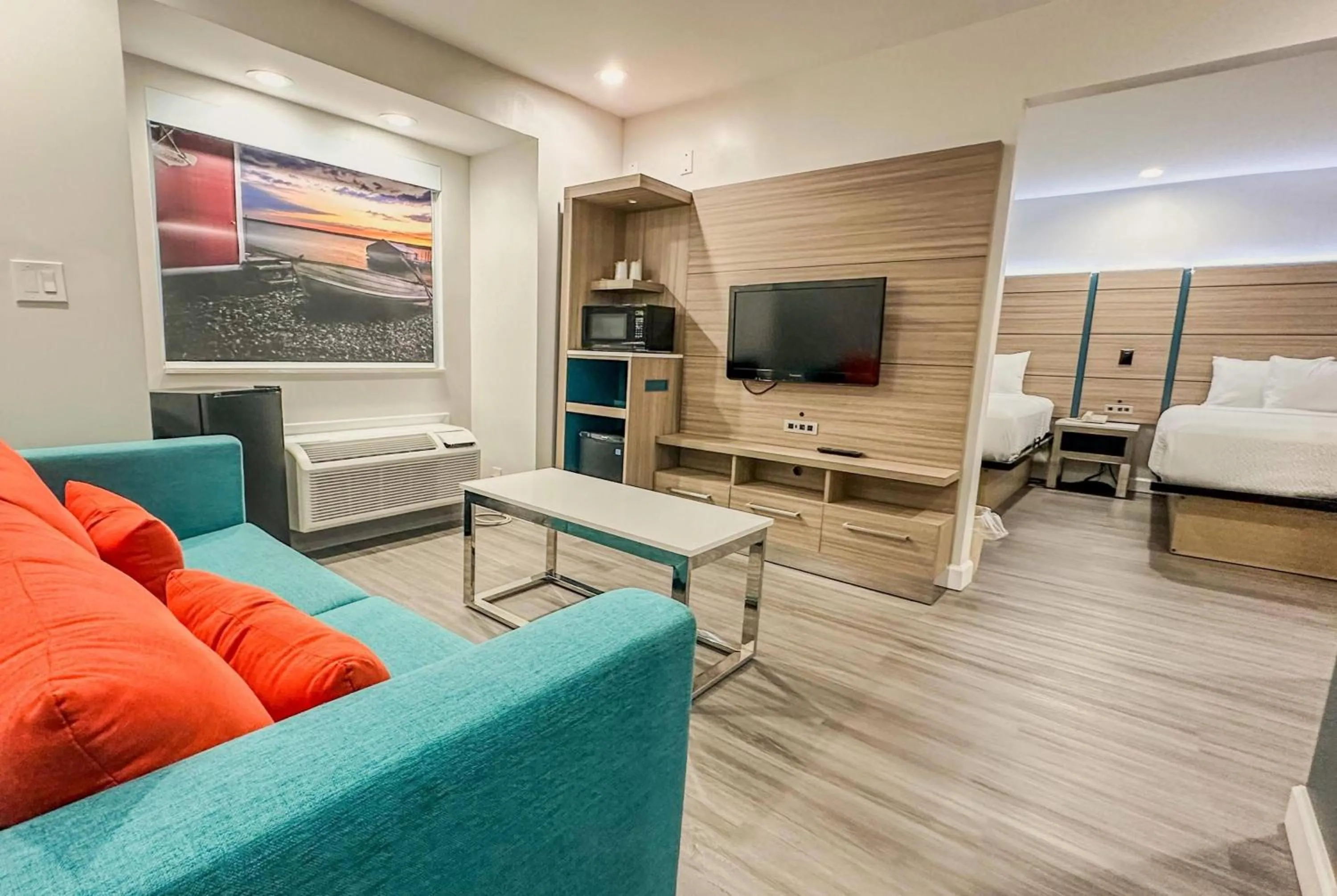 Photo of the whole room, Bed in Baymont by Wyndham Henrietta - Rochester