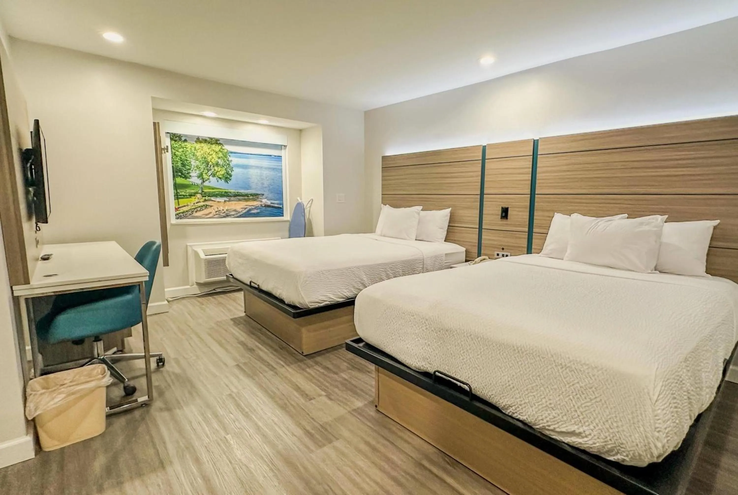 Photo of the whole room, Bed in Baymont by Wyndham Henrietta - Rochester