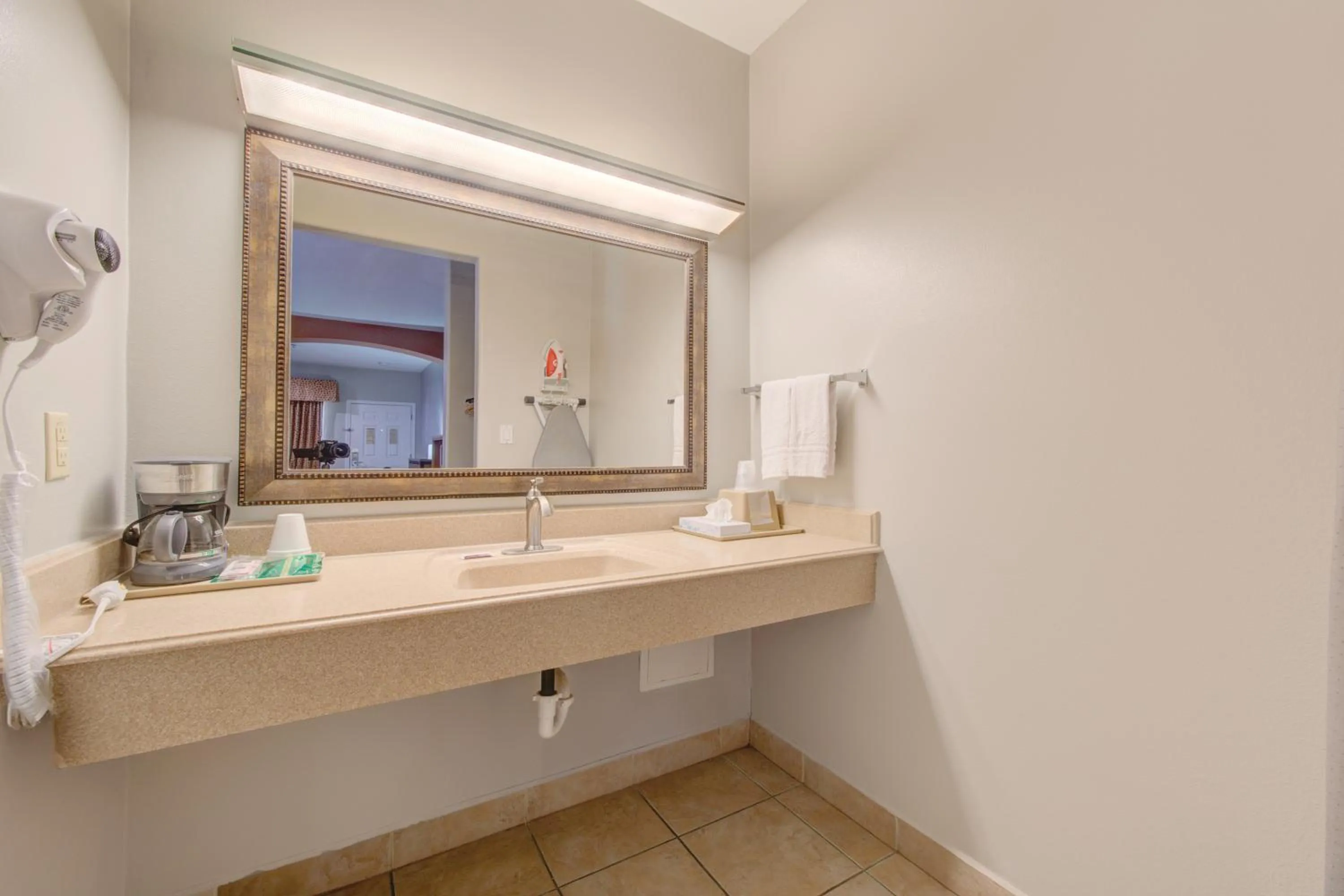 Bathroom in Weslaco Inn by Capital O Near Mercedes