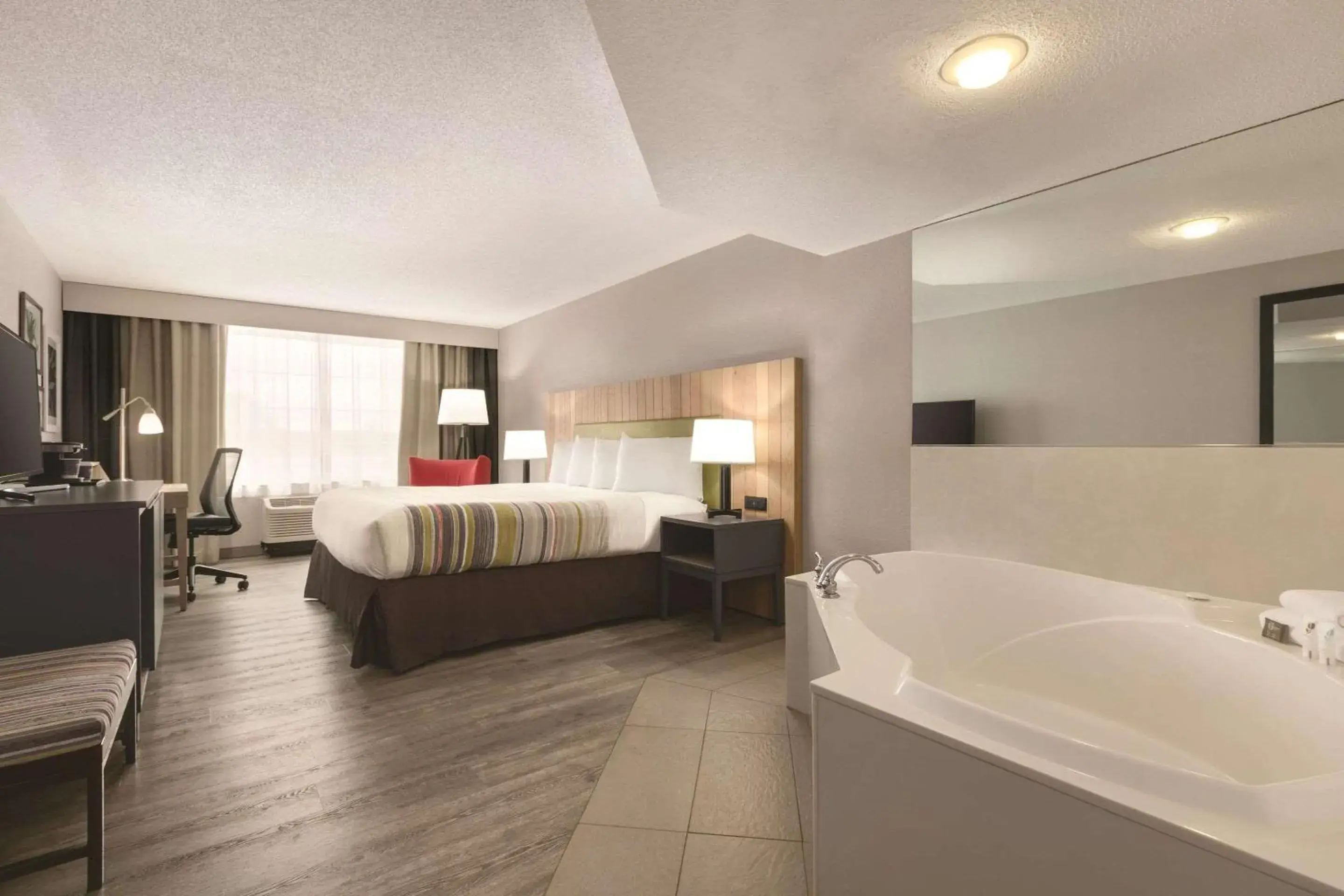 Bedroom, Bed in Country Inn & Suites by Radisson, London, KY Bedroom, Bed in Country Inn & Suites by Radisson, London, KY