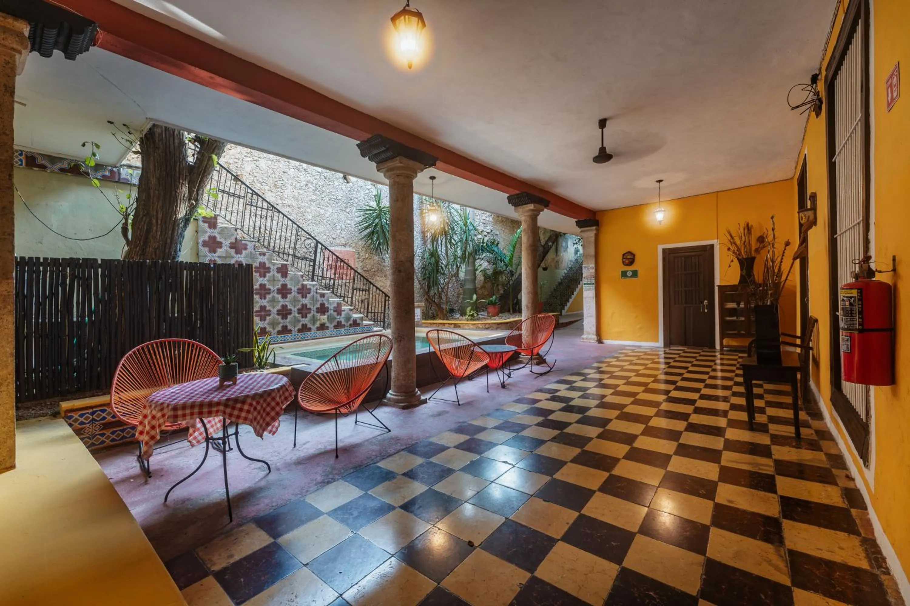 Swimming pool in Hotel Santiago