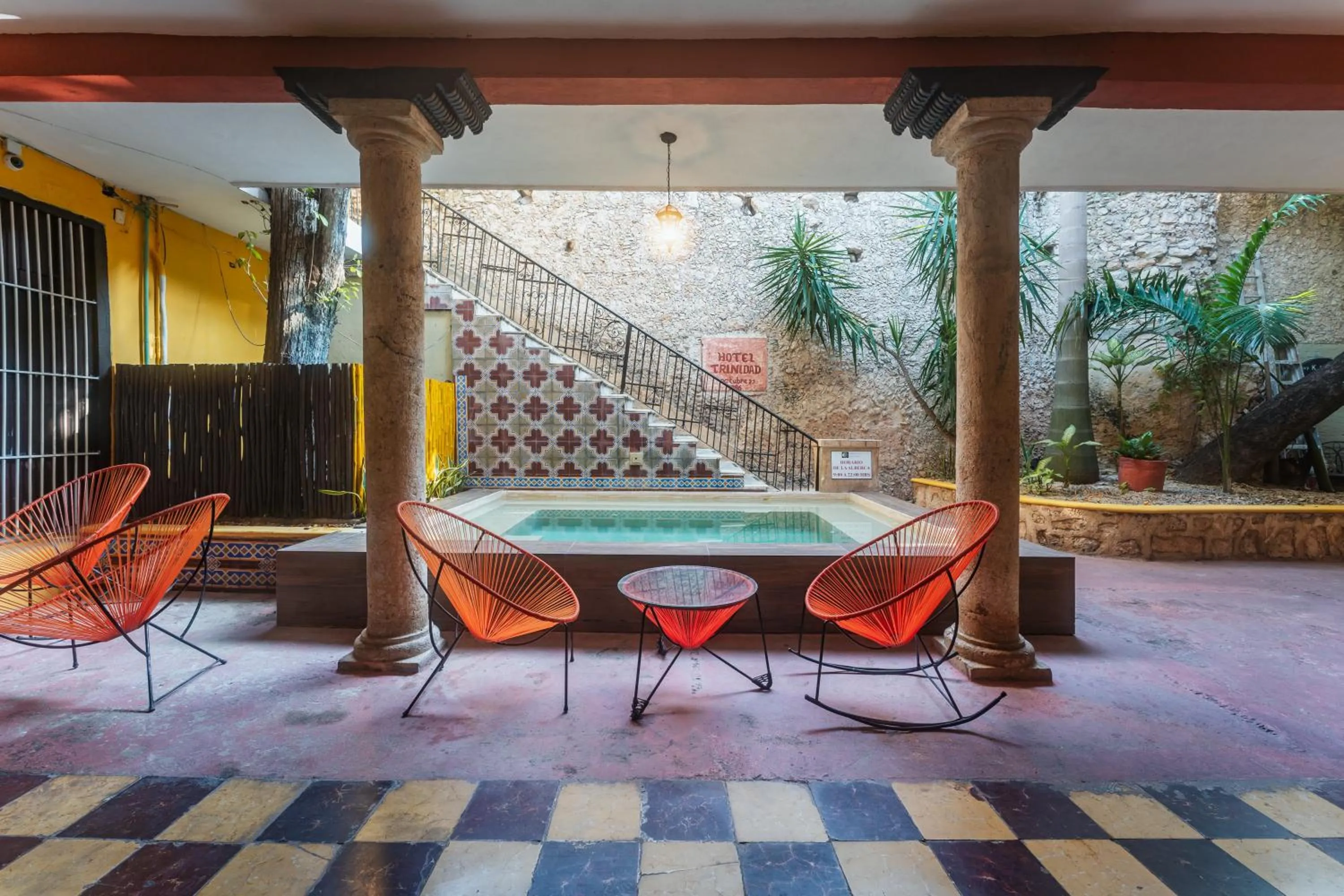 Swimming pool in Hotel Santiago