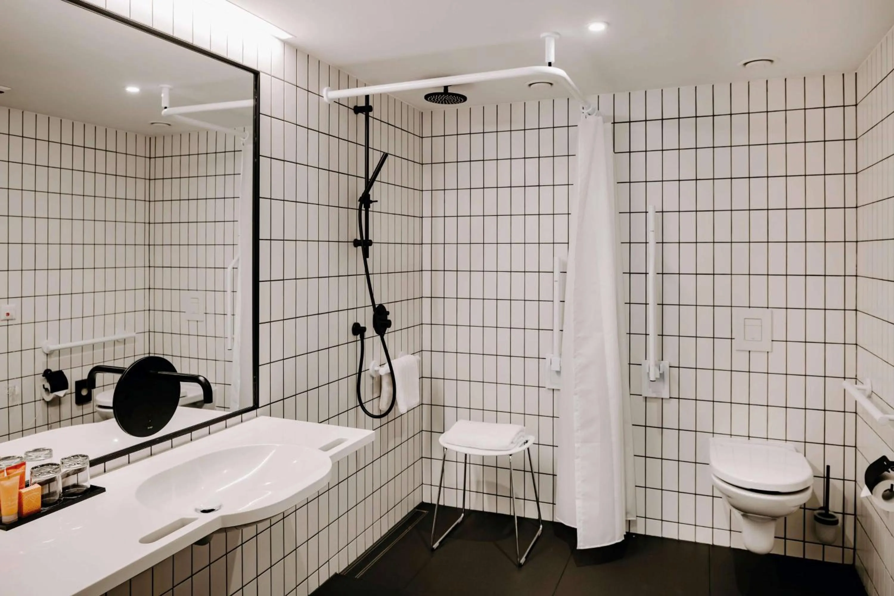 Shower in Vienna House by Wyndham Mokotow Warsaw