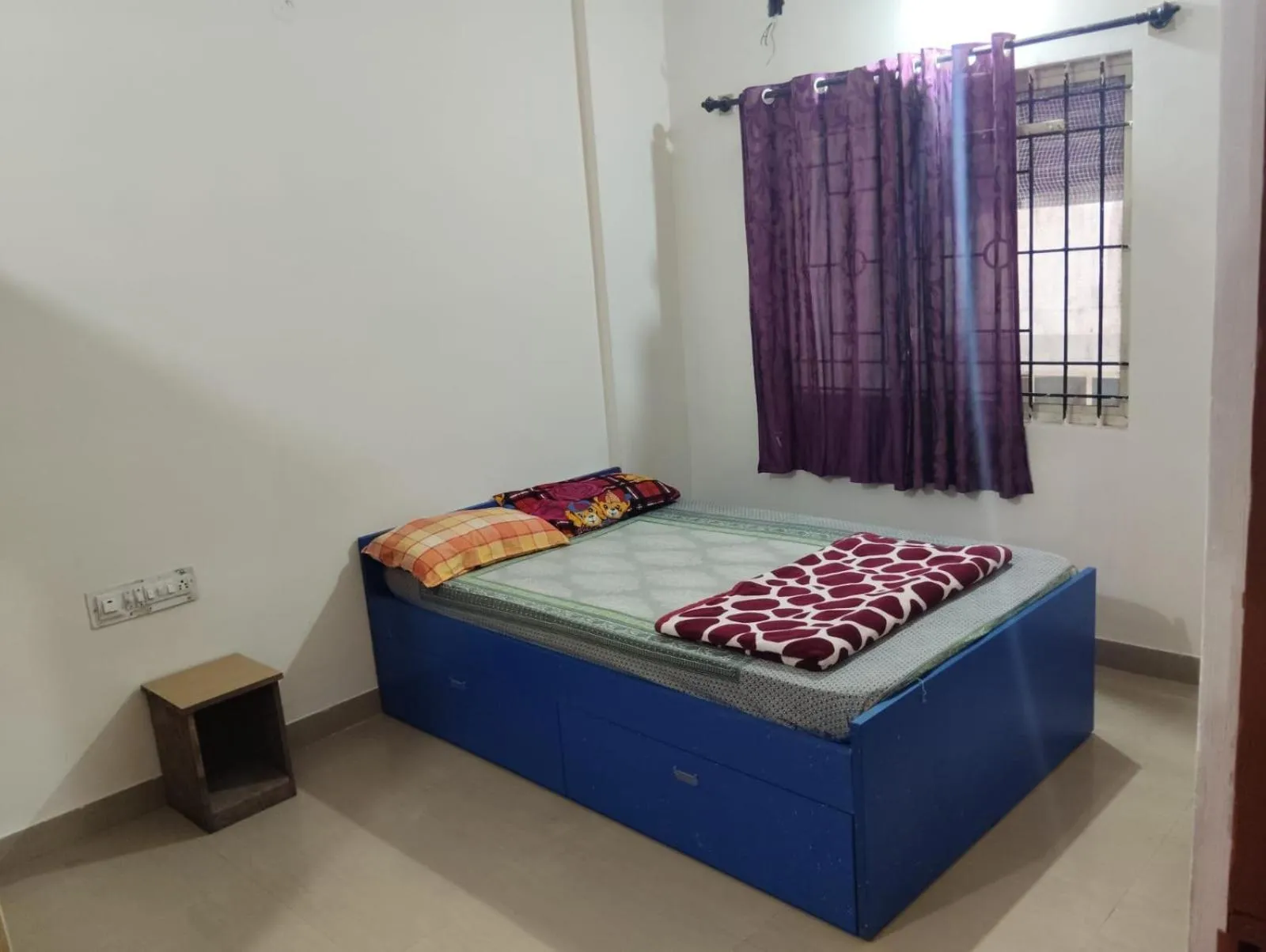 Bedroom, Bed in Professionals Pride PG