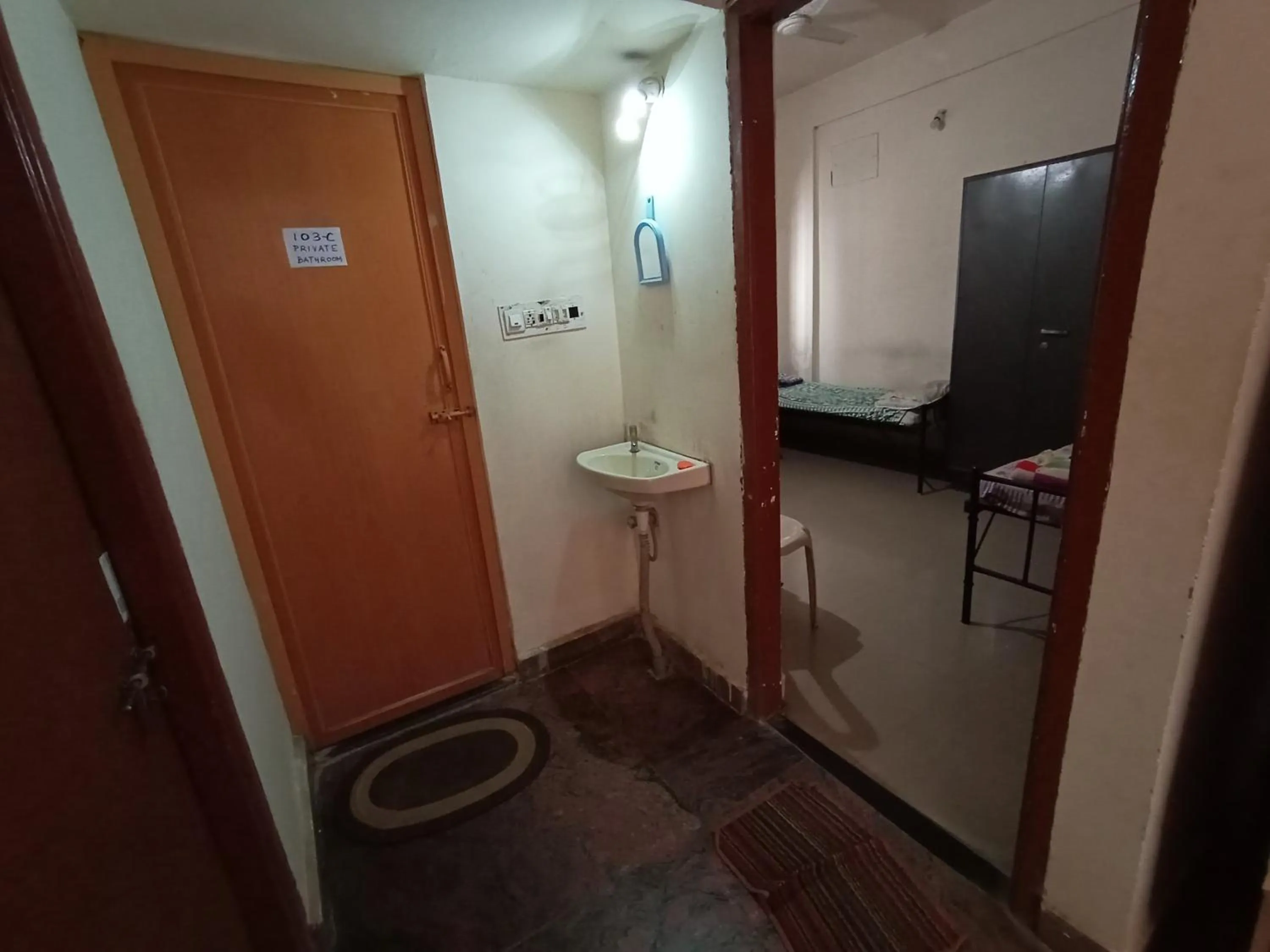 Bathroom in Professionals Pride PG