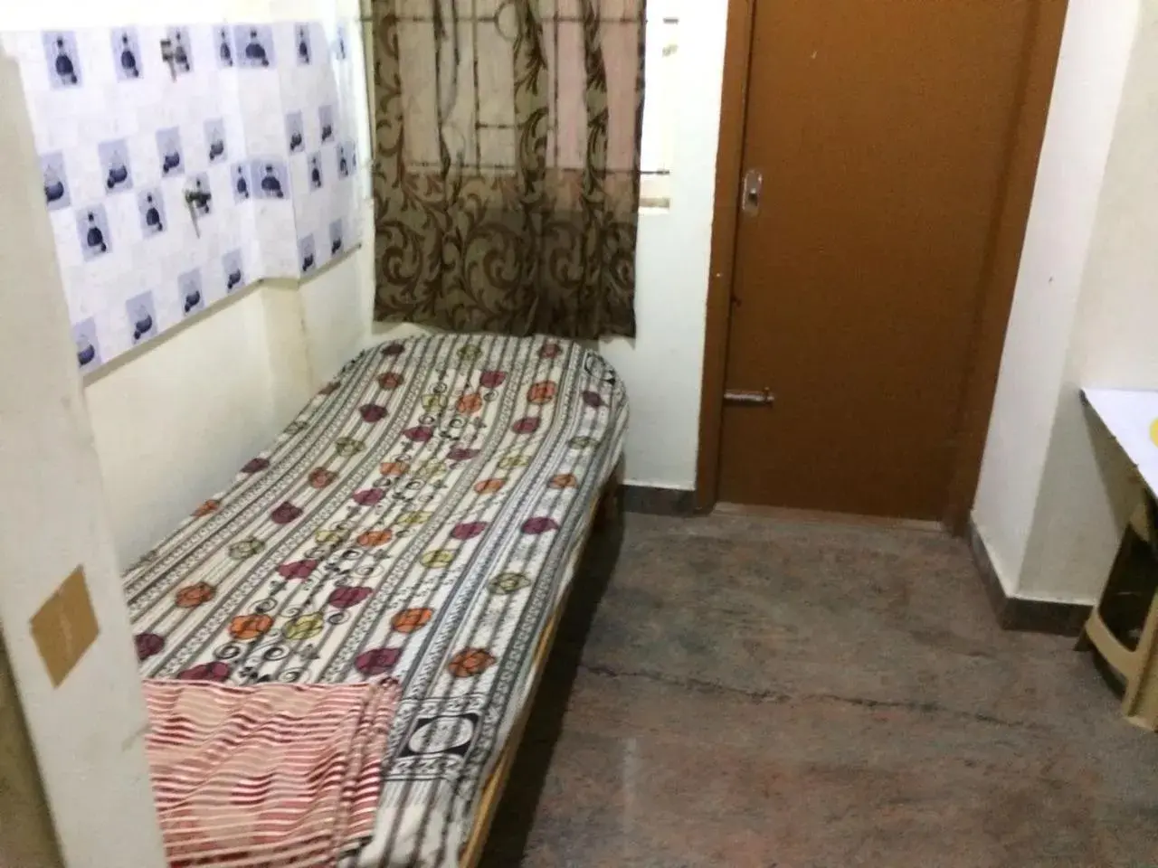 Photo of the whole room, Bed in Professionals Pride PG Photo of the whole room, Bed in Professionals Pride PG