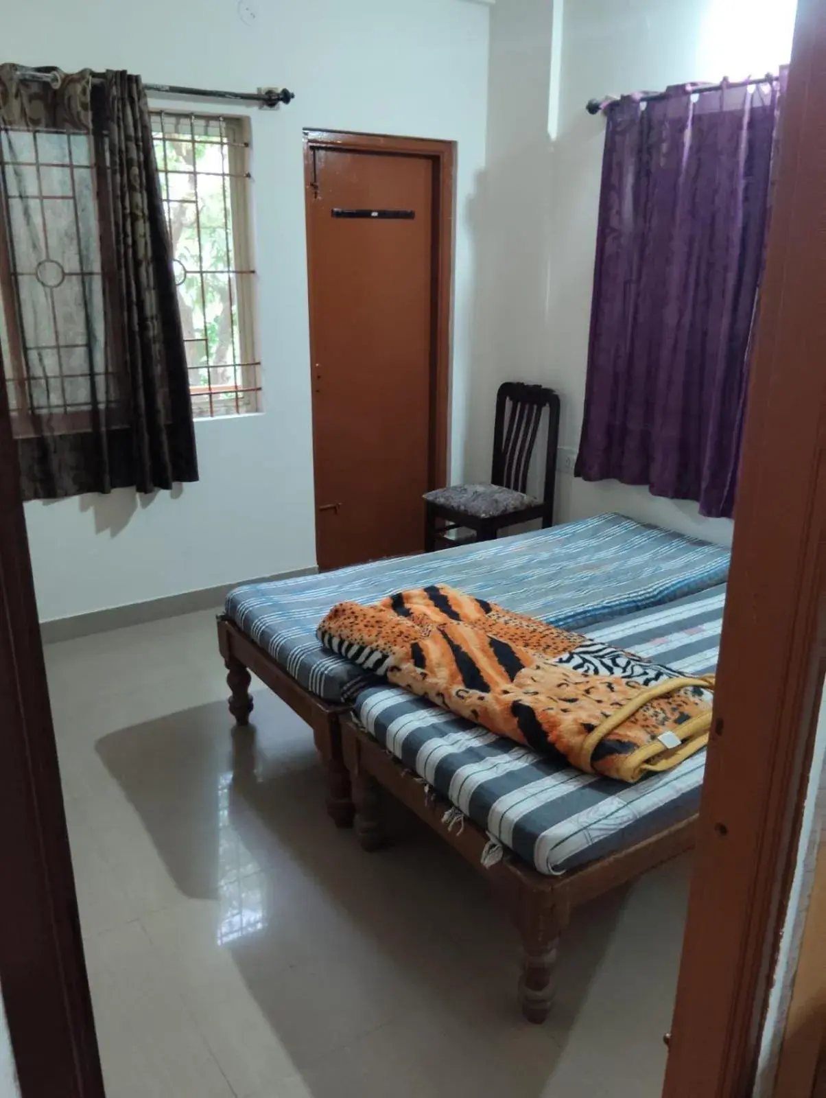 Twin Room with Private External Bathroom - single occupancy in Professionals Pride PG Twin Room with Private External Bathroom - single occupancy in Professionals Pride PG