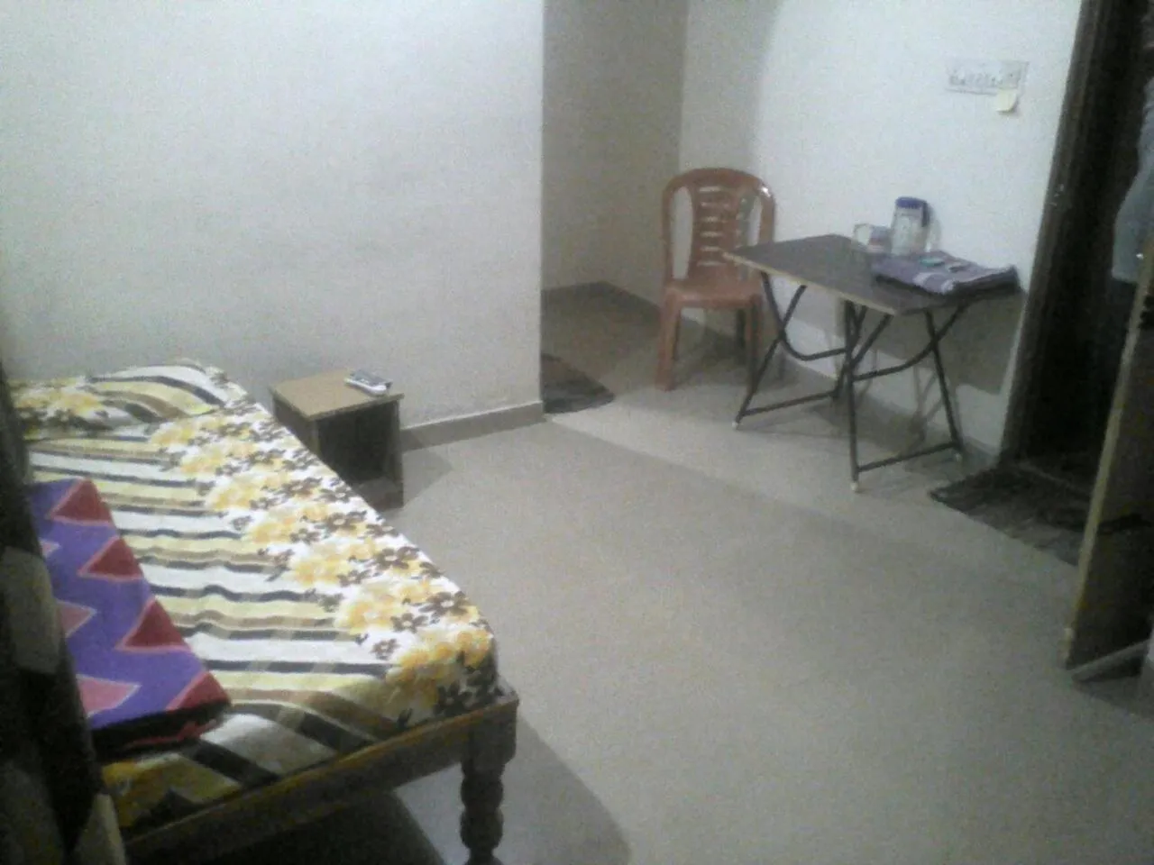 cot in Professionals Pride PG