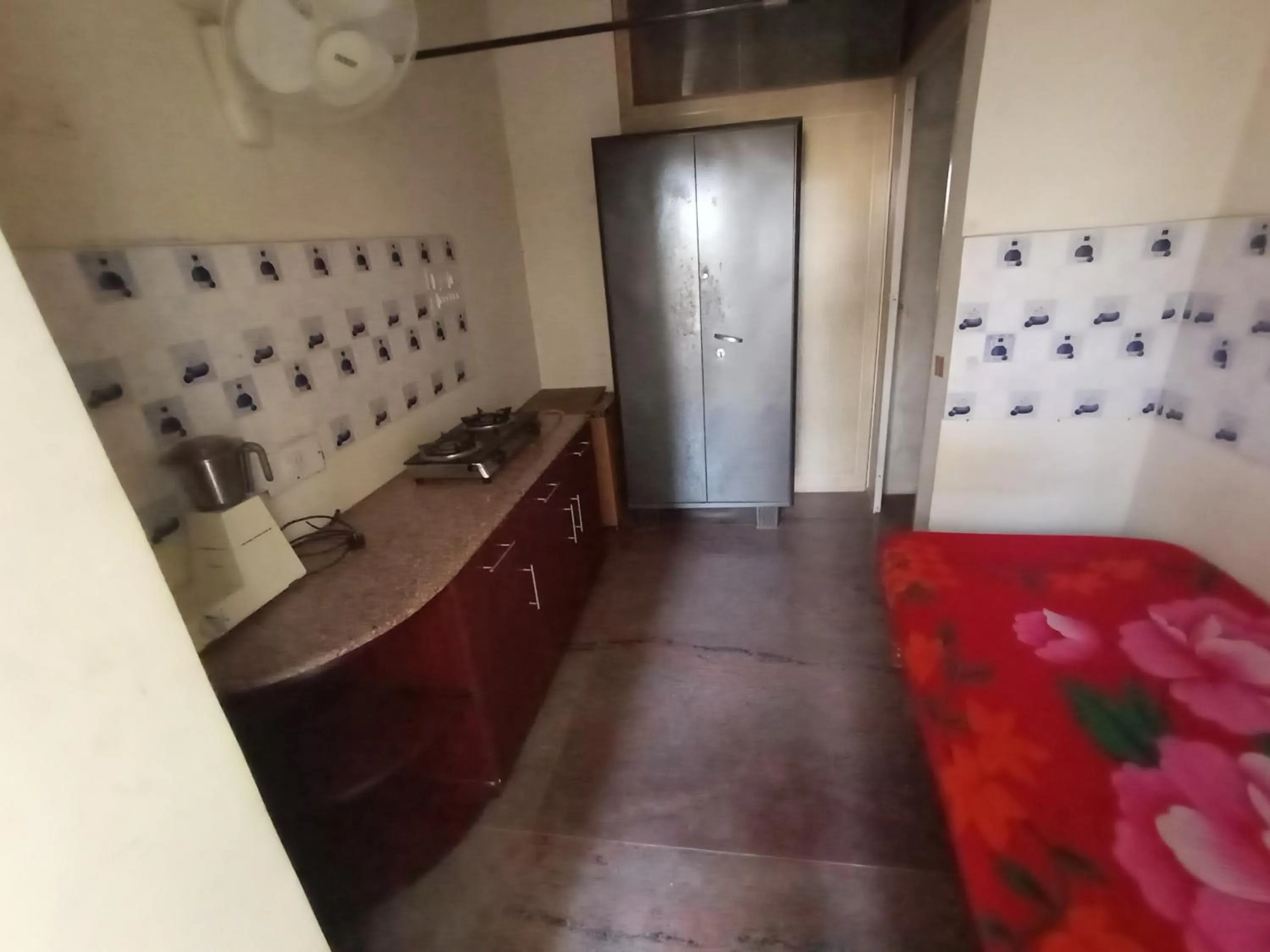 Kitchen or kitchenette in Professionals Pride PG