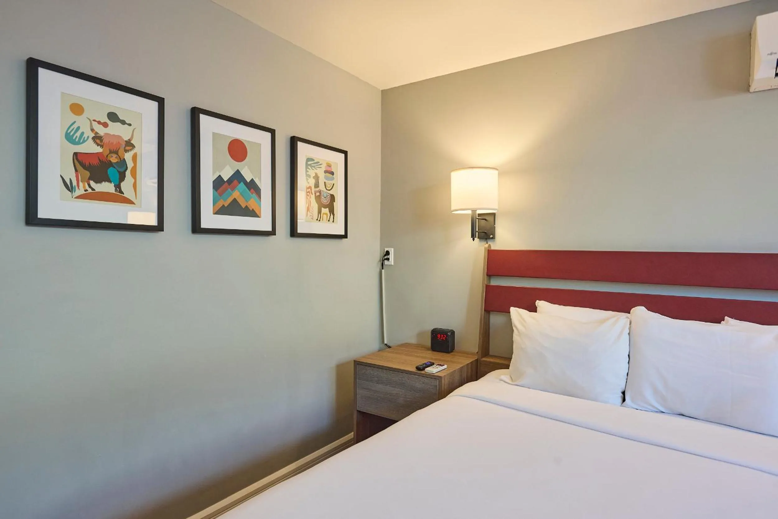 Bedroom, Bed in The Lodge Red Hook