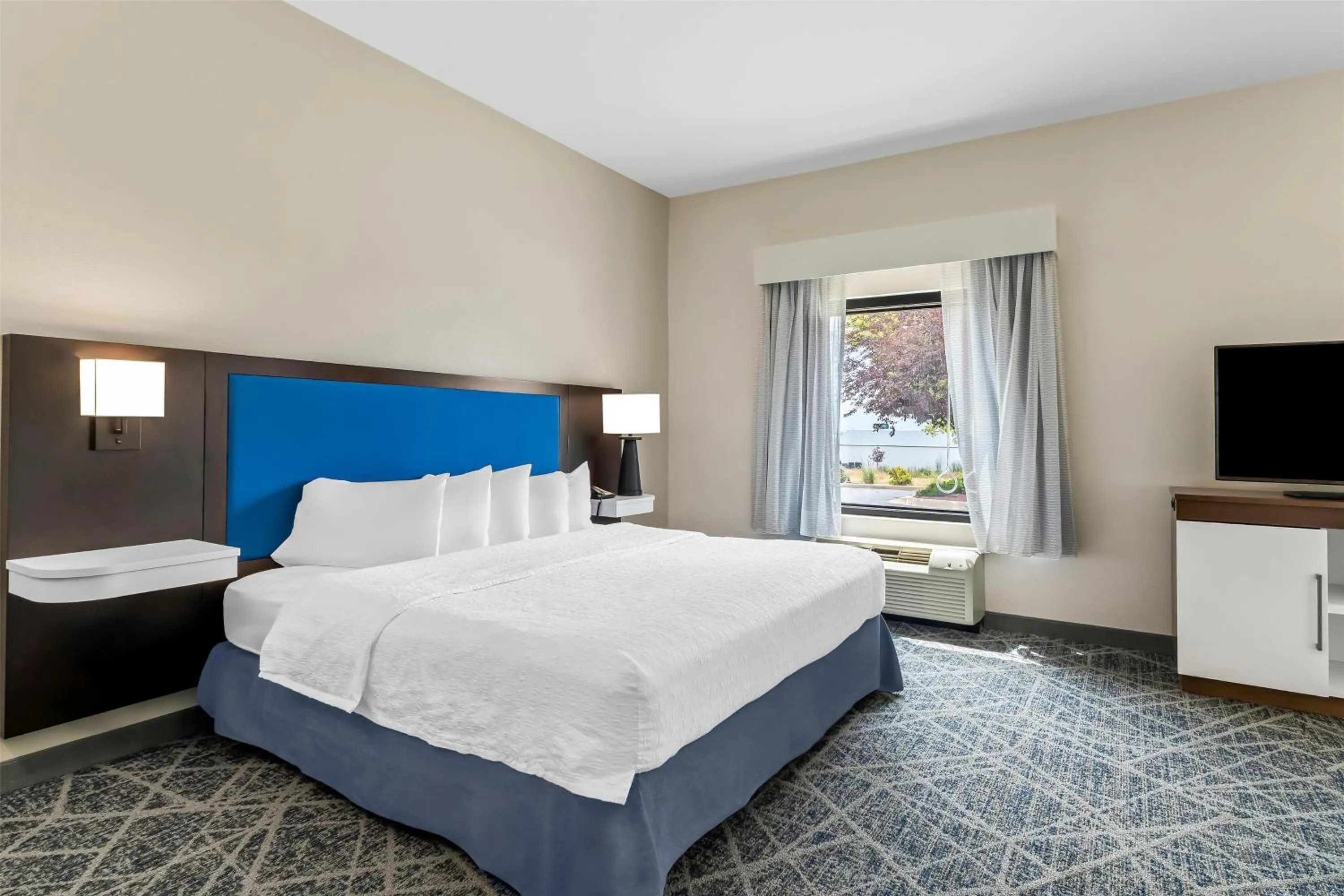 Bed in Hampton Inn Laramie