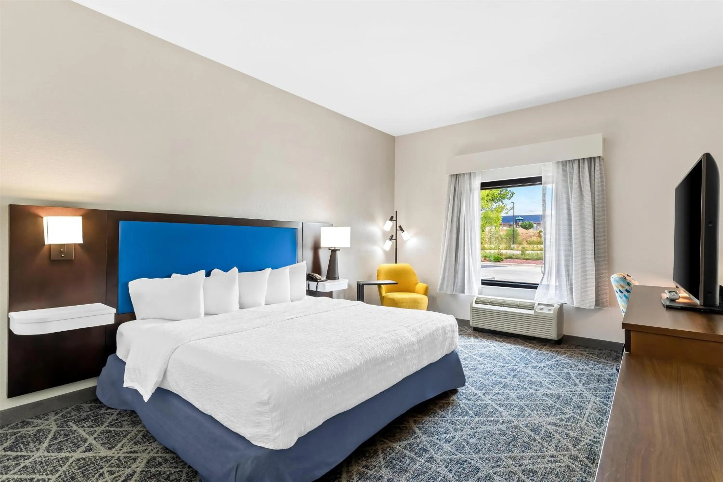 Bed in Hampton Inn Laramie