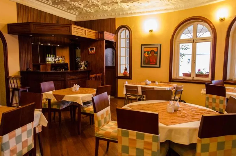 Restaurant/places to eat in Hotel La Casona