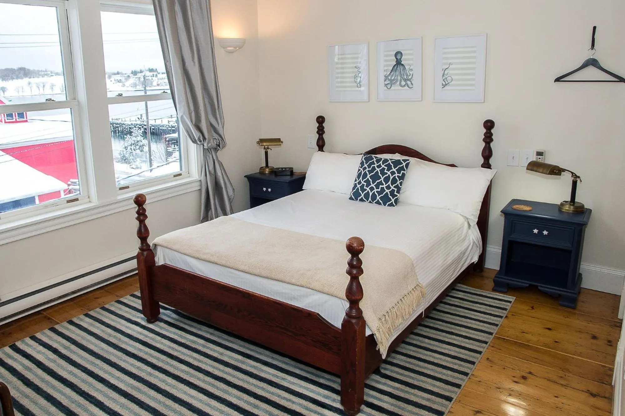 Bed in Salt Shaker Deli & Inn