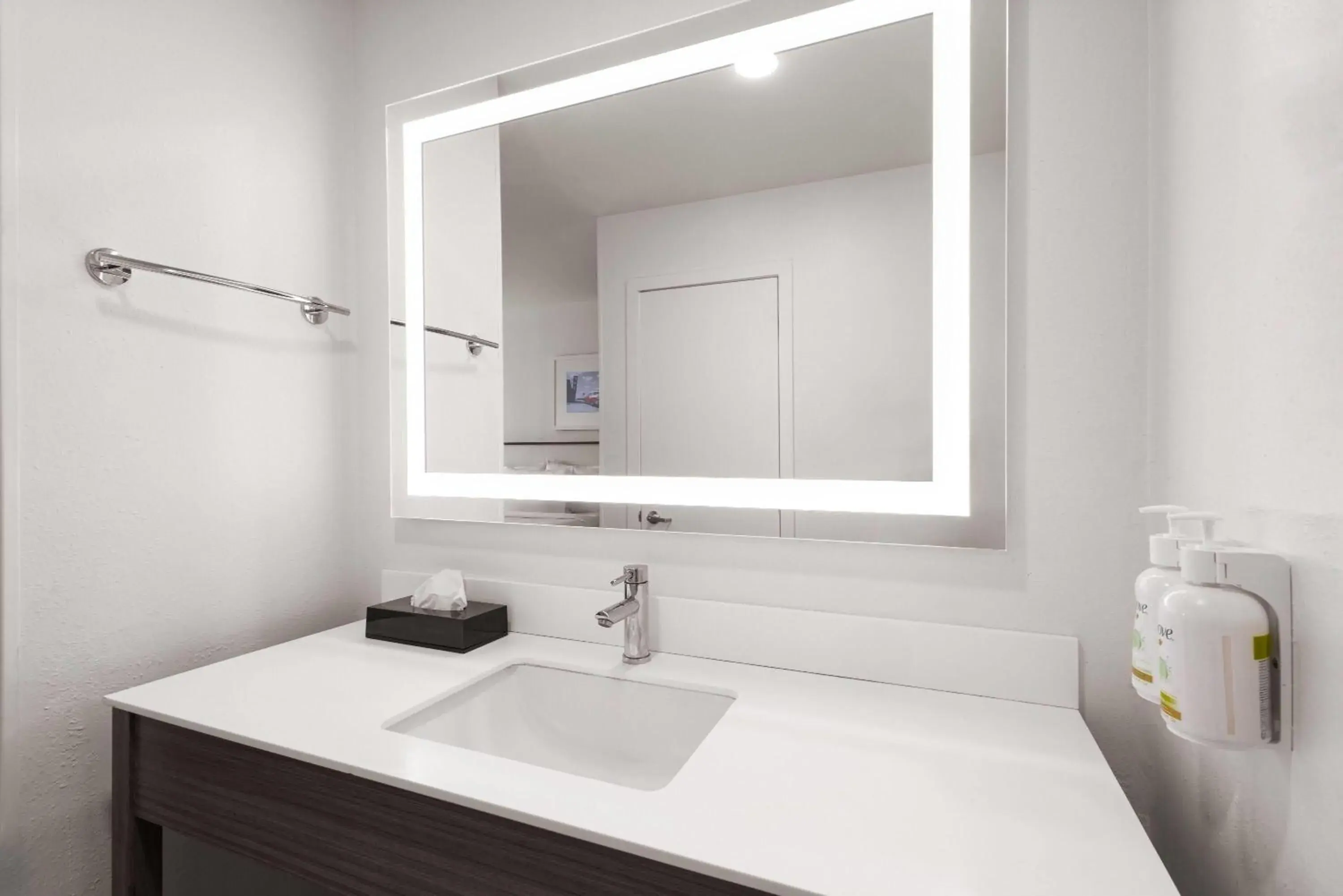 Queen Room with Two Queen Beds - Non-Smoking in Ramada by Wyndham York Harrisburg Hershey Queen Room with Two Queen Beds - Non-Smoking in Ramada by Wyndham York Harrisburg Hershey