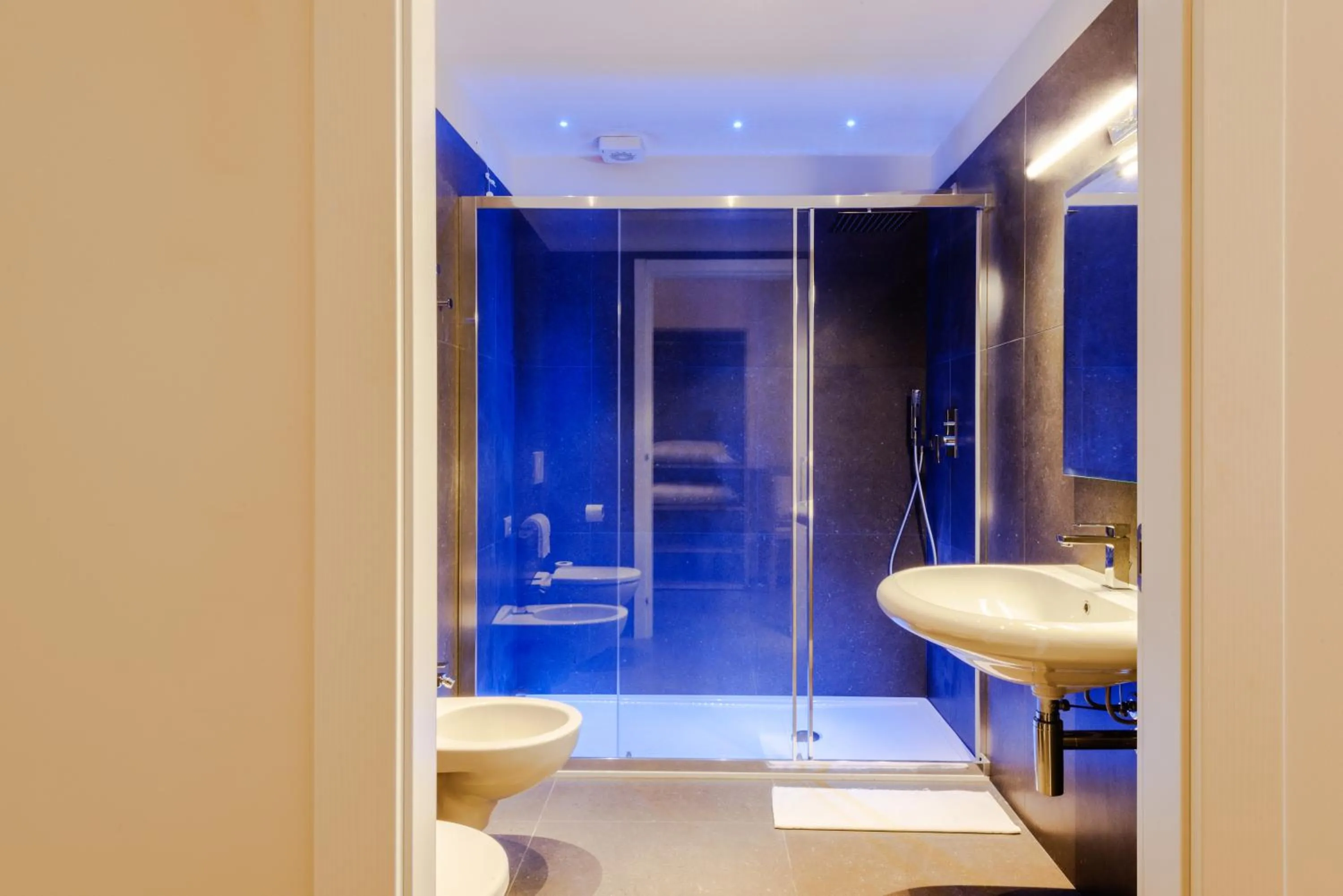 Shower in Garda Guest House