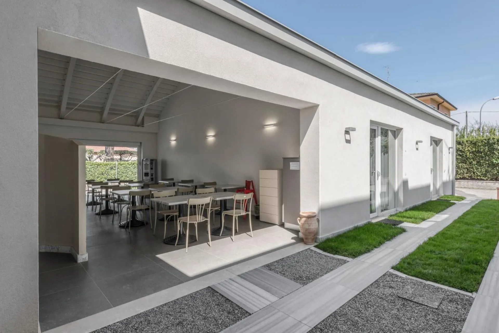 Patio in Garda Guest House