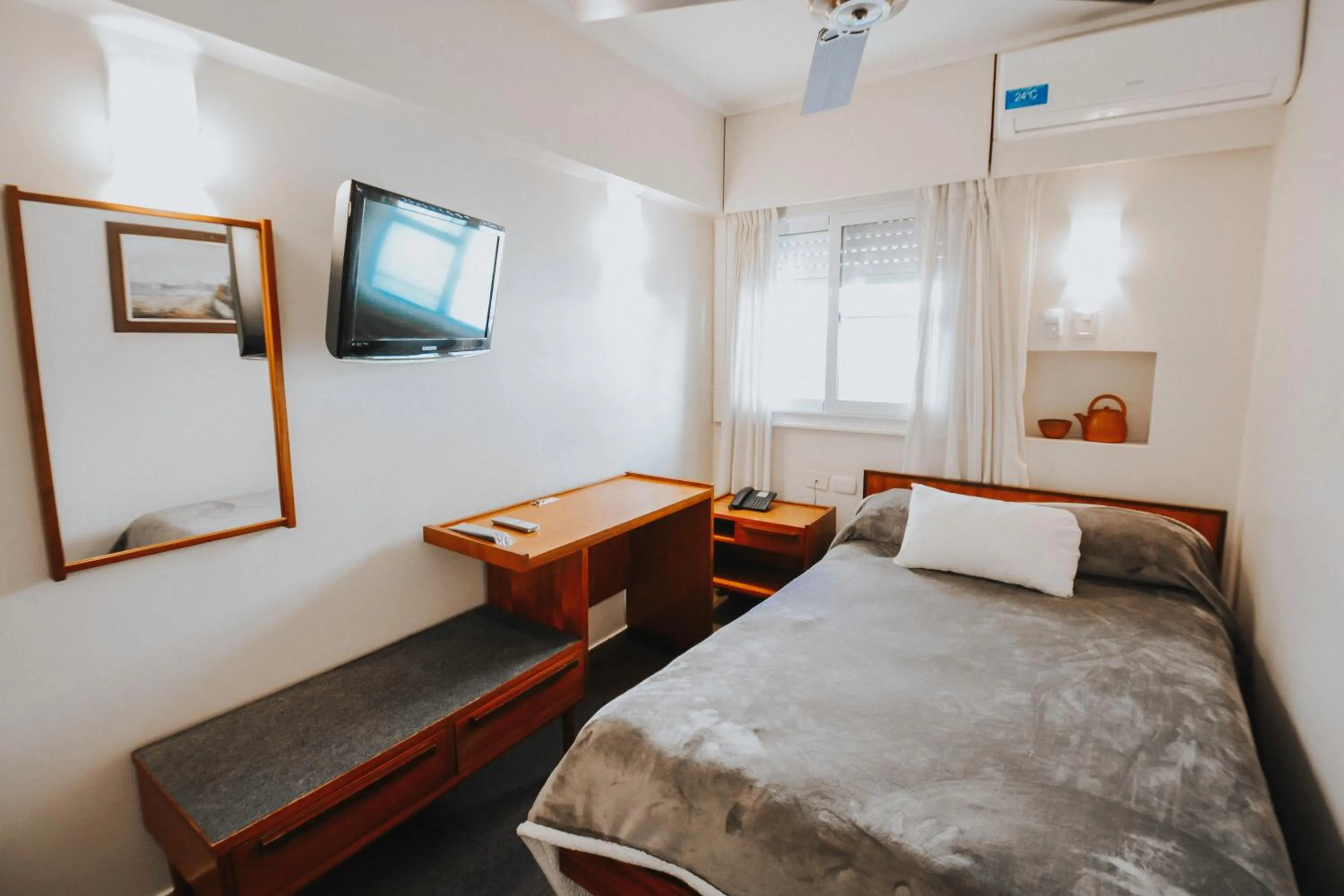 Bedroom, Bed in Hotel Nutibara