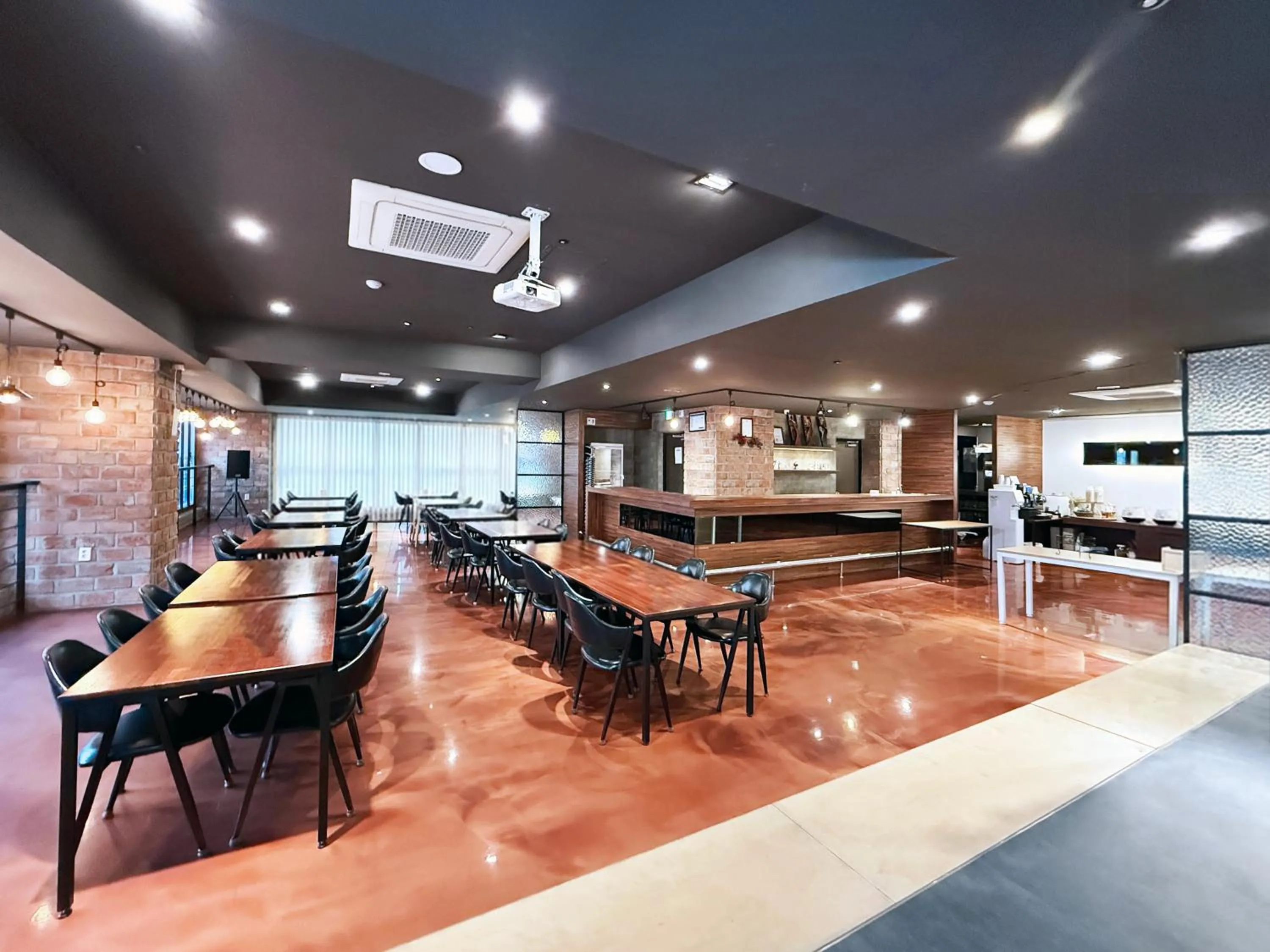 Restaurant/places to eat in Residence Hotel K Okpo