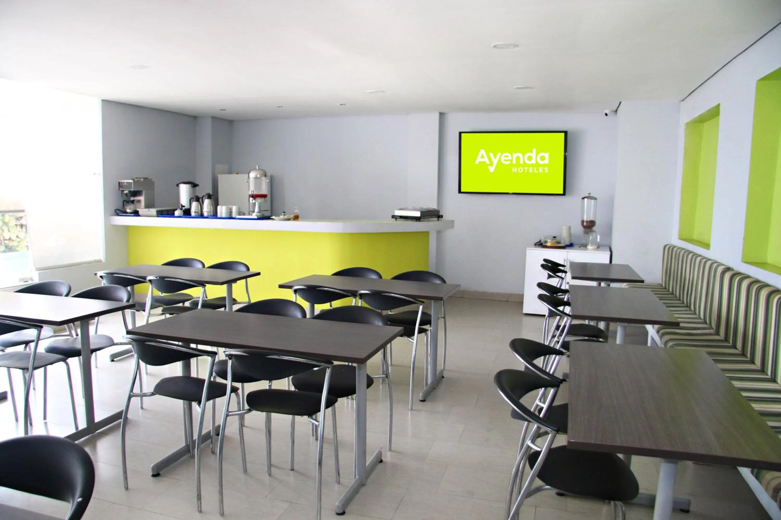 Restaurant/places to eat in Ayenda 1801 El Oceano