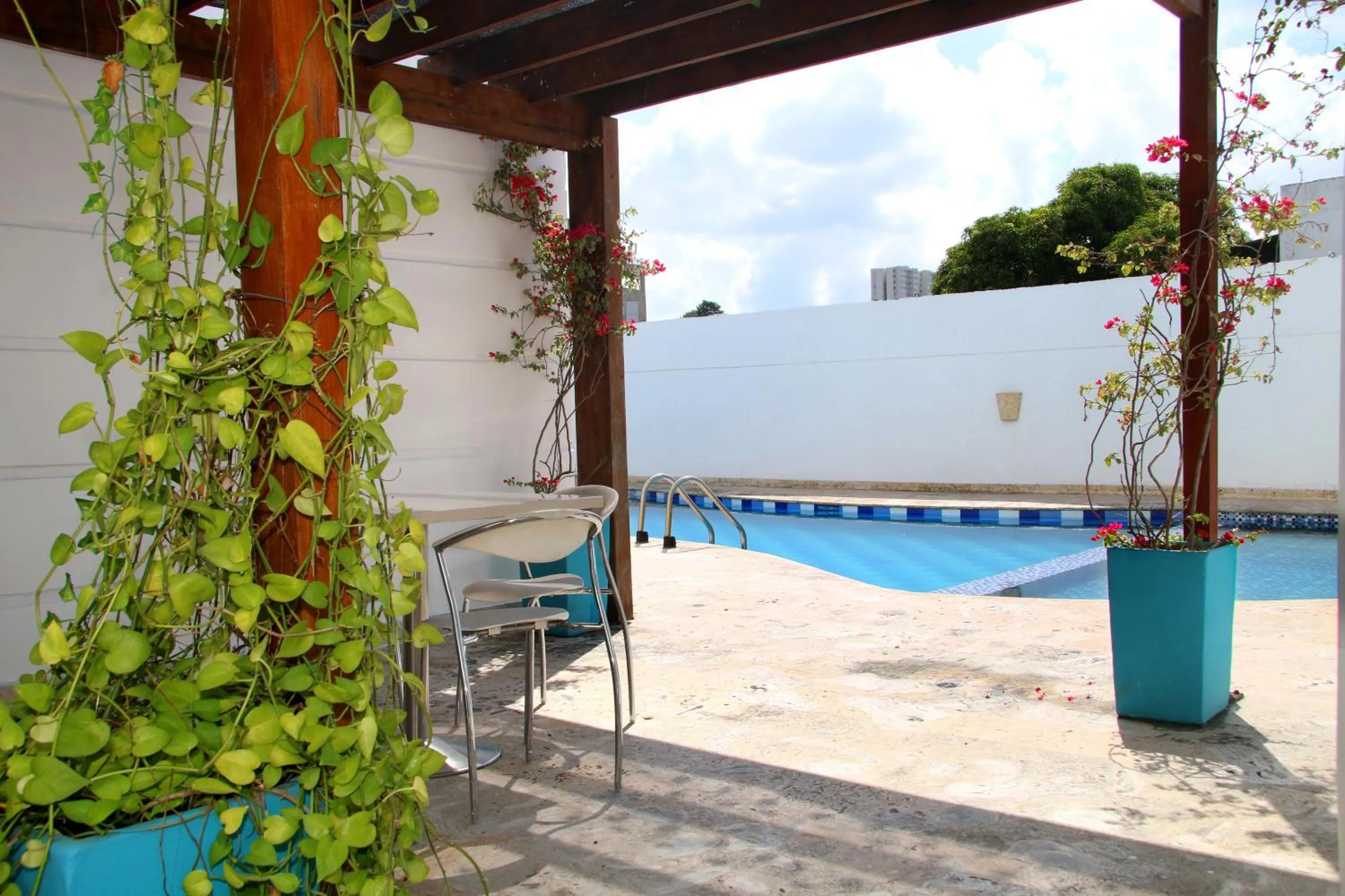 Pool view in Ayenda 1801 El Oceano