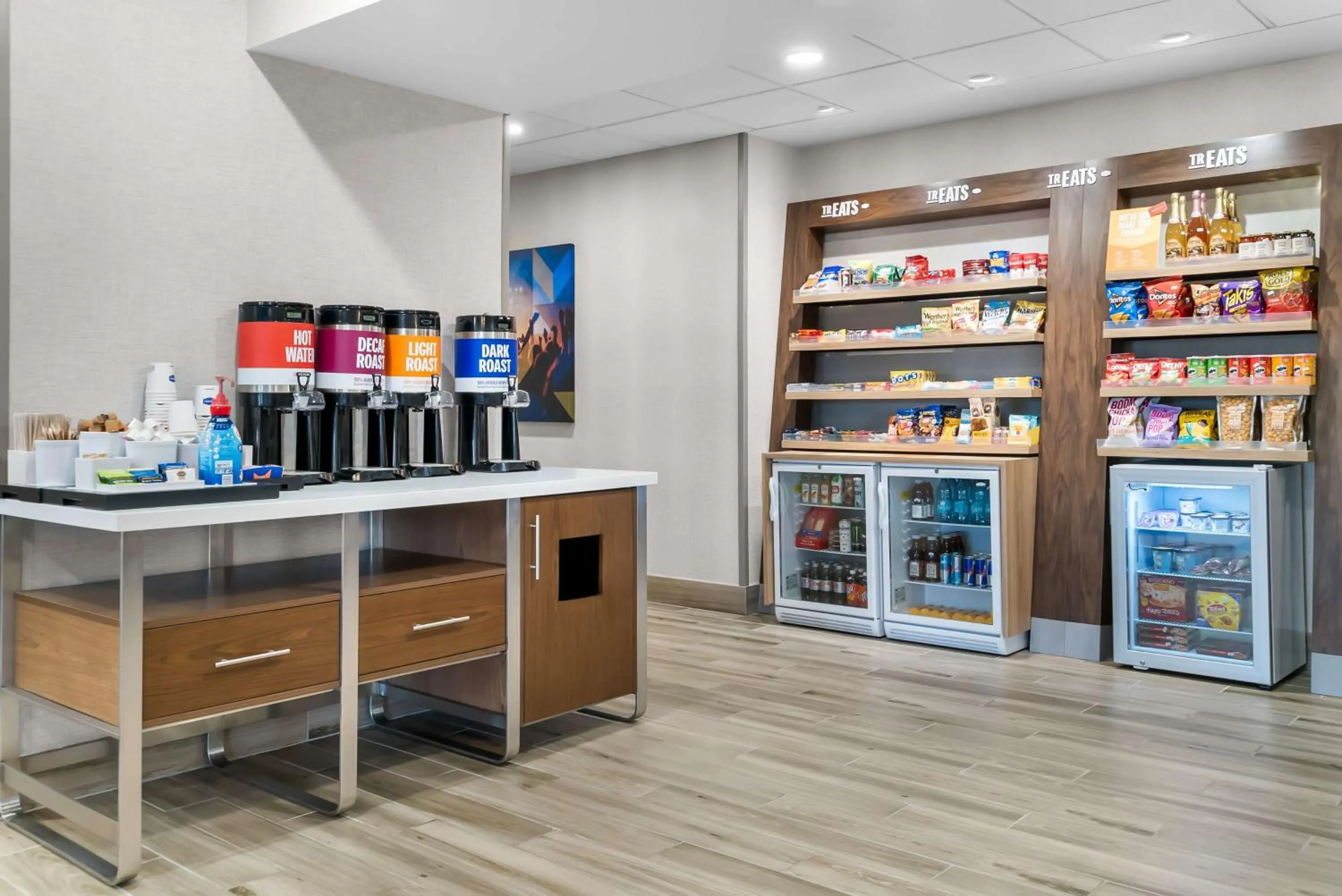 Restaurant/places to eat in Hampton Inn Detroit/Auburn Hills-North