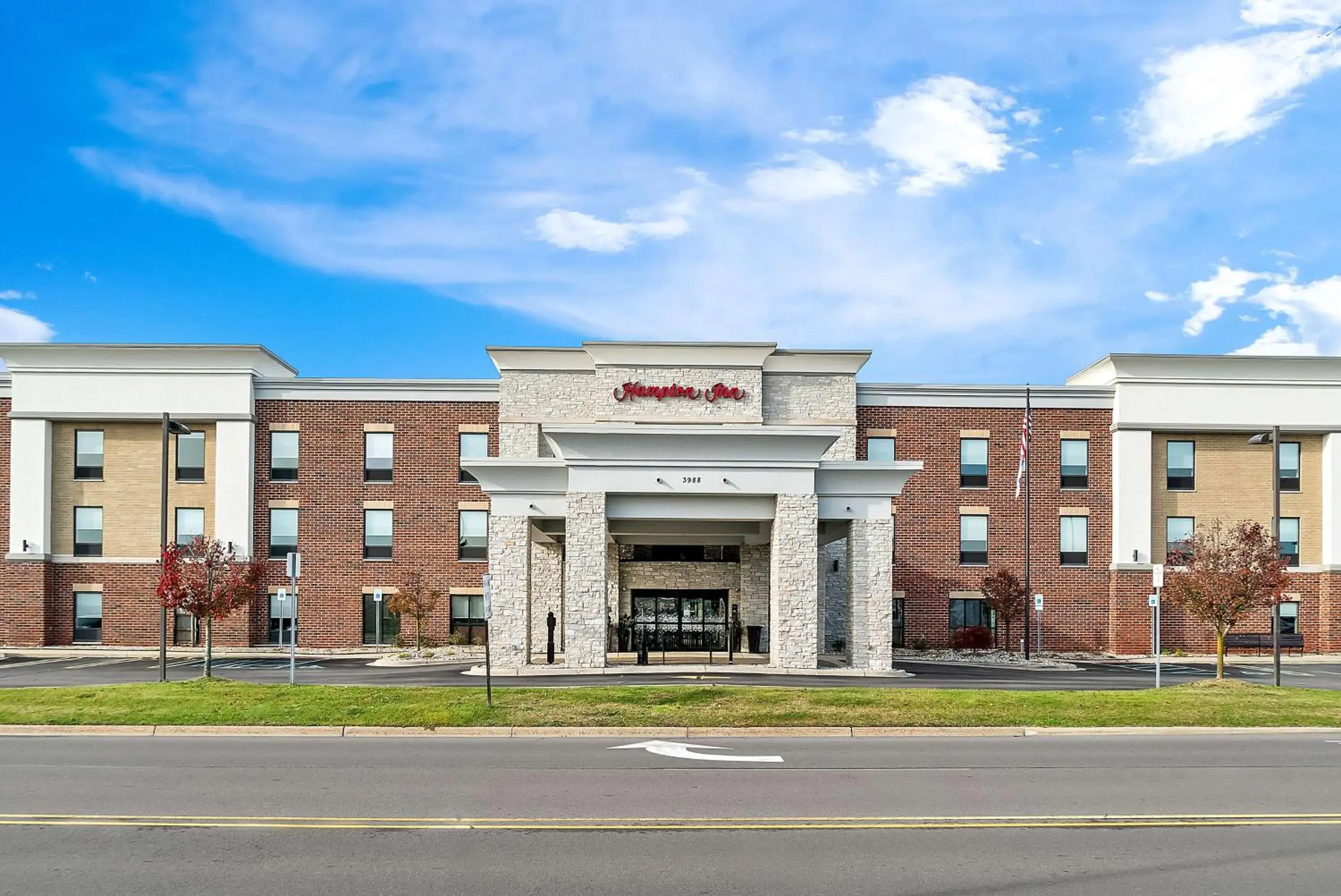 Property building in Hampton Inn Detroit/Auburn Hills-North Property building in Hampton Inn Detroit/Auburn Hills-North