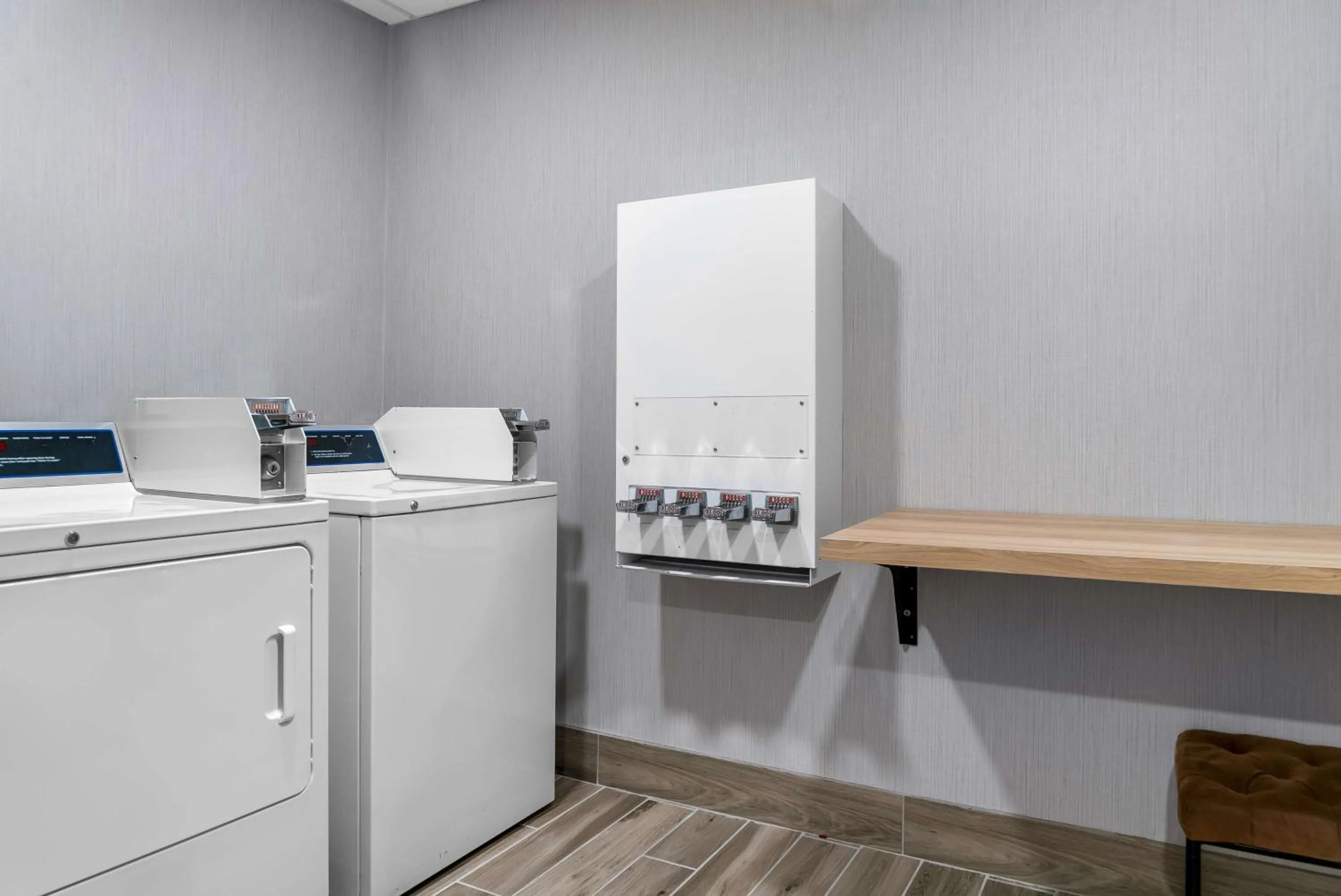laundry in Hampton Inn Detroit/Auburn Hills-North