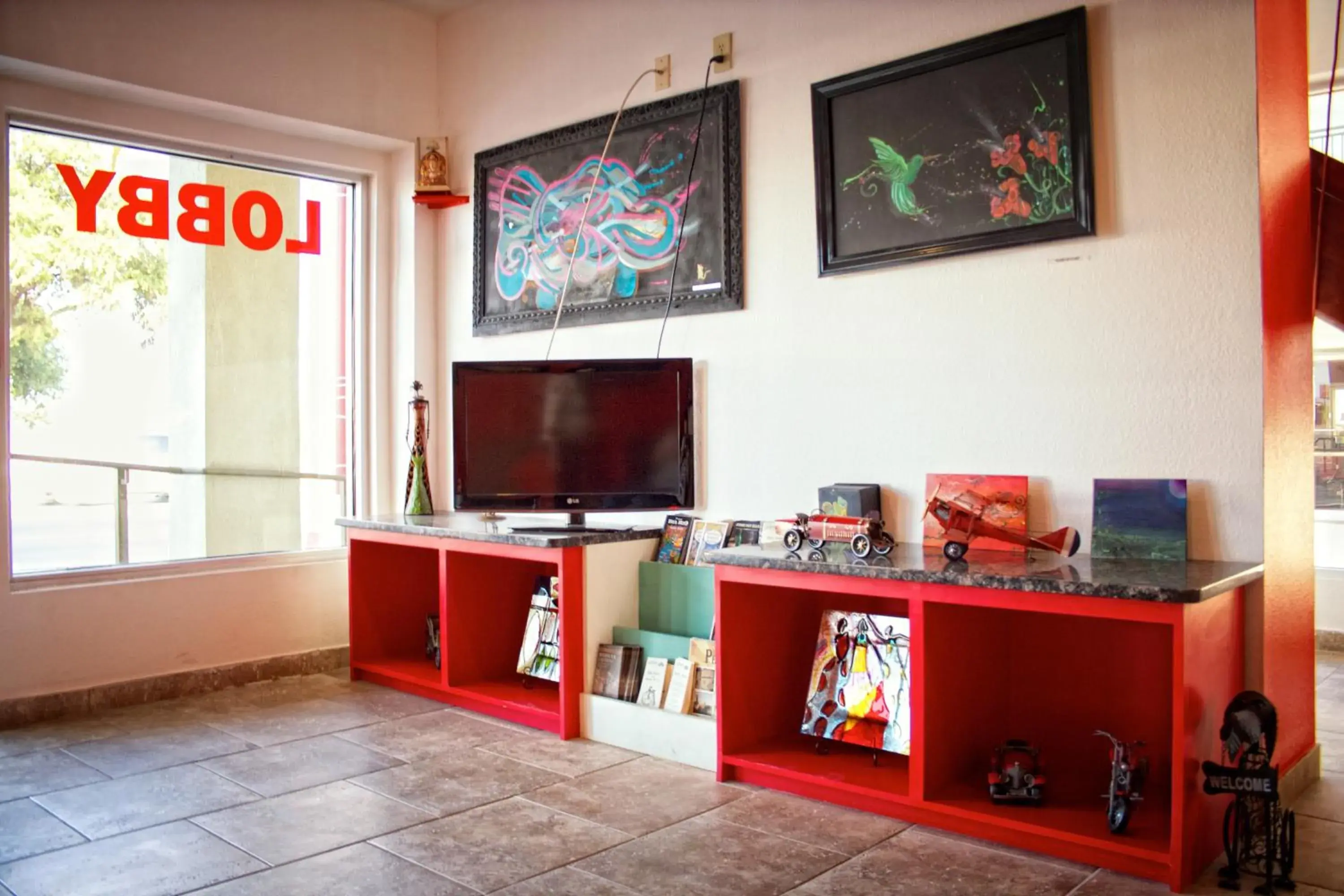 Facade/entrance in Whispering Palms Inn Facade/entrance in Whispering Palms Inn