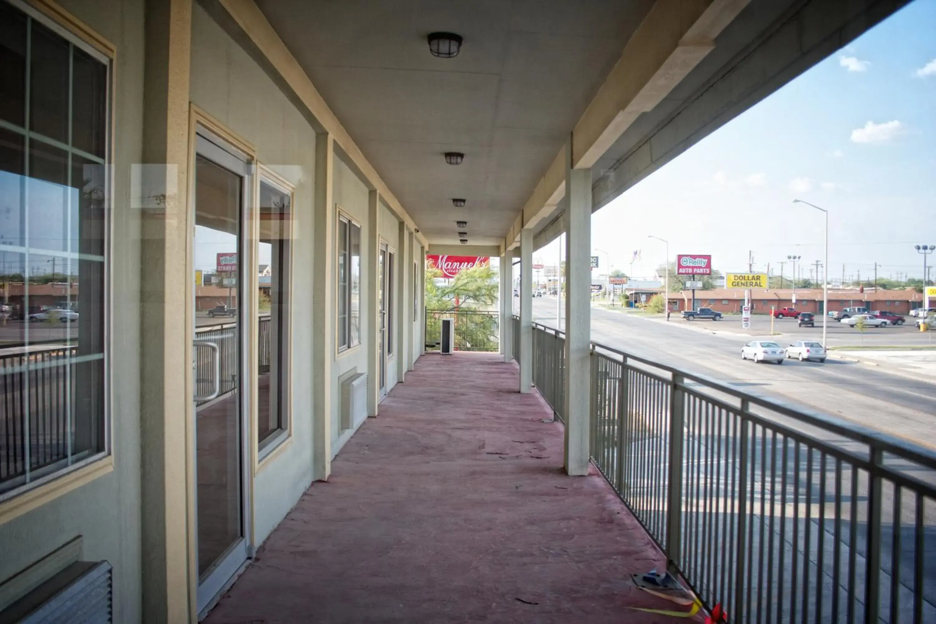 Facade/entrance in Whispering Palms Inn Facade/entrance in Whispering Palms Inn
