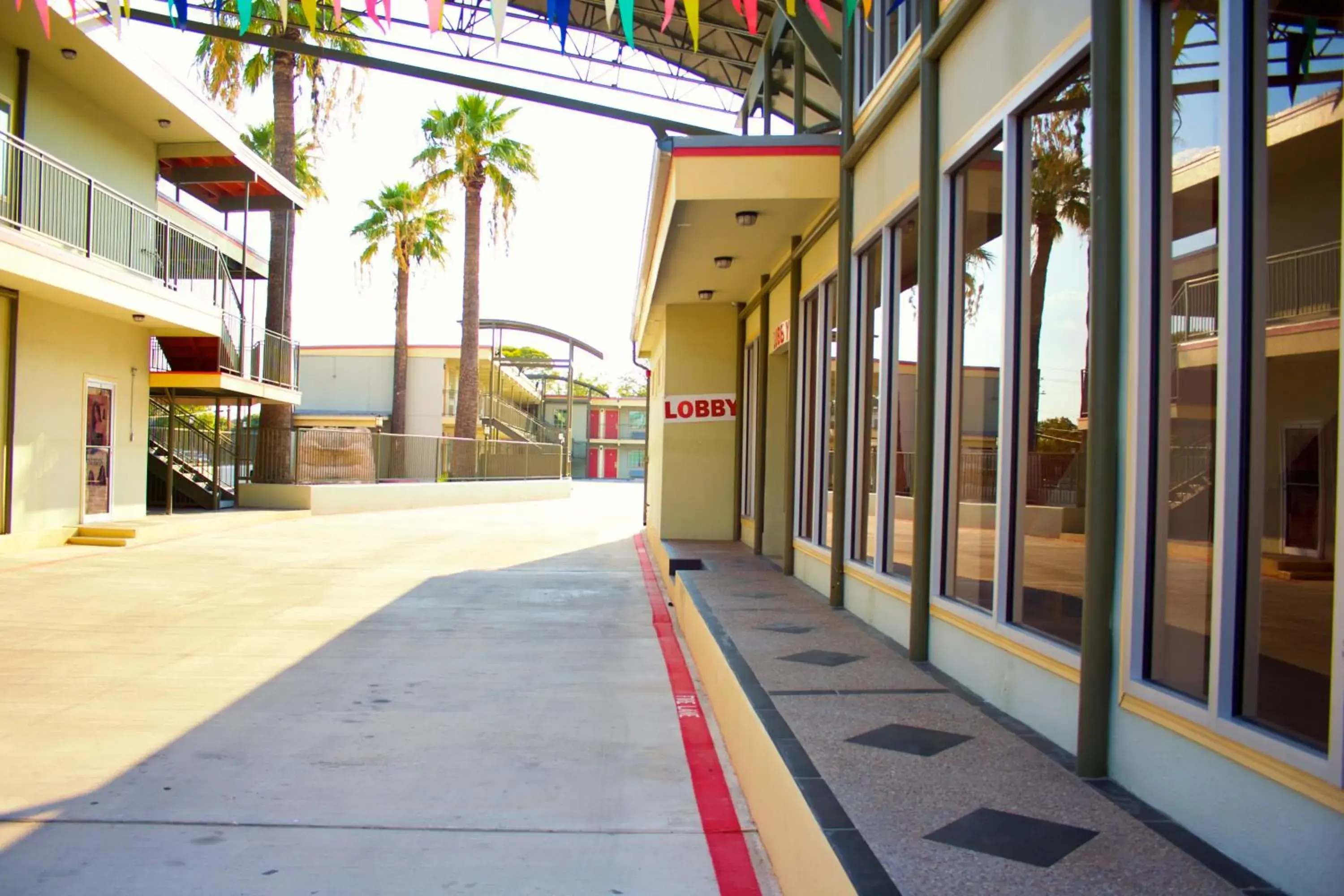 Facade/entrance in Whispering Palms Inn Facade/entrance in Whispering Palms Inn