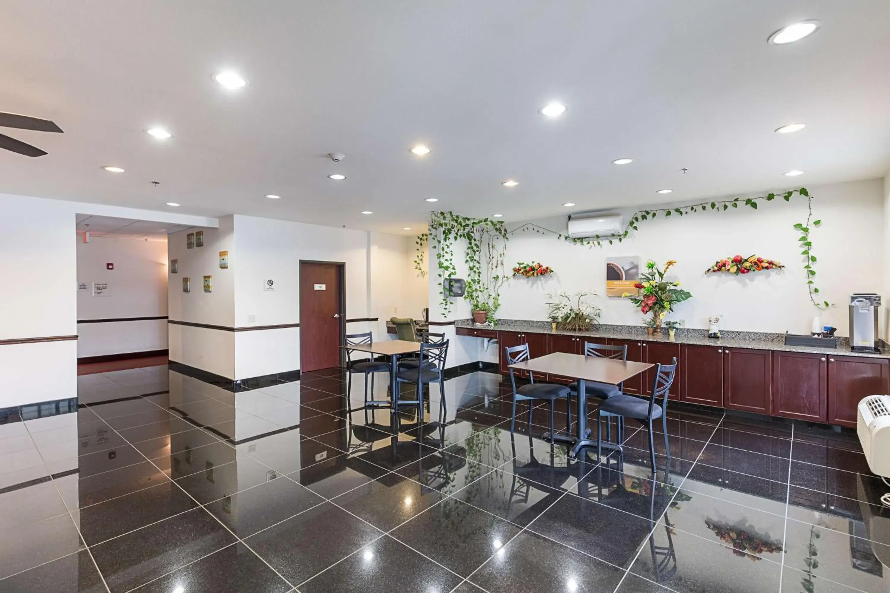 Lobby or reception in Budget Inn Ganado Lobby or reception in Budget Inn Ganado