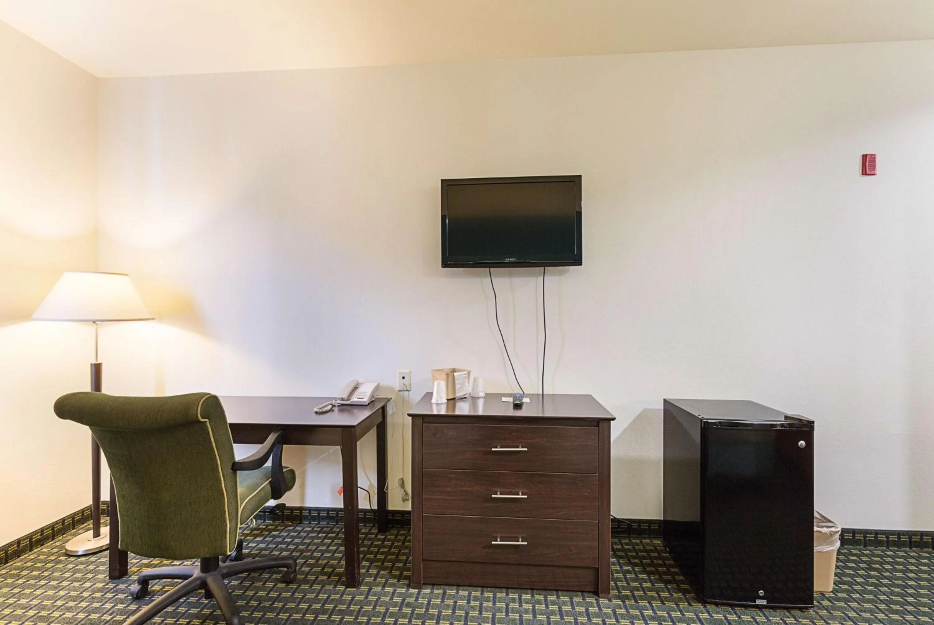 Photo of the whole room in Budget Inn Ganado