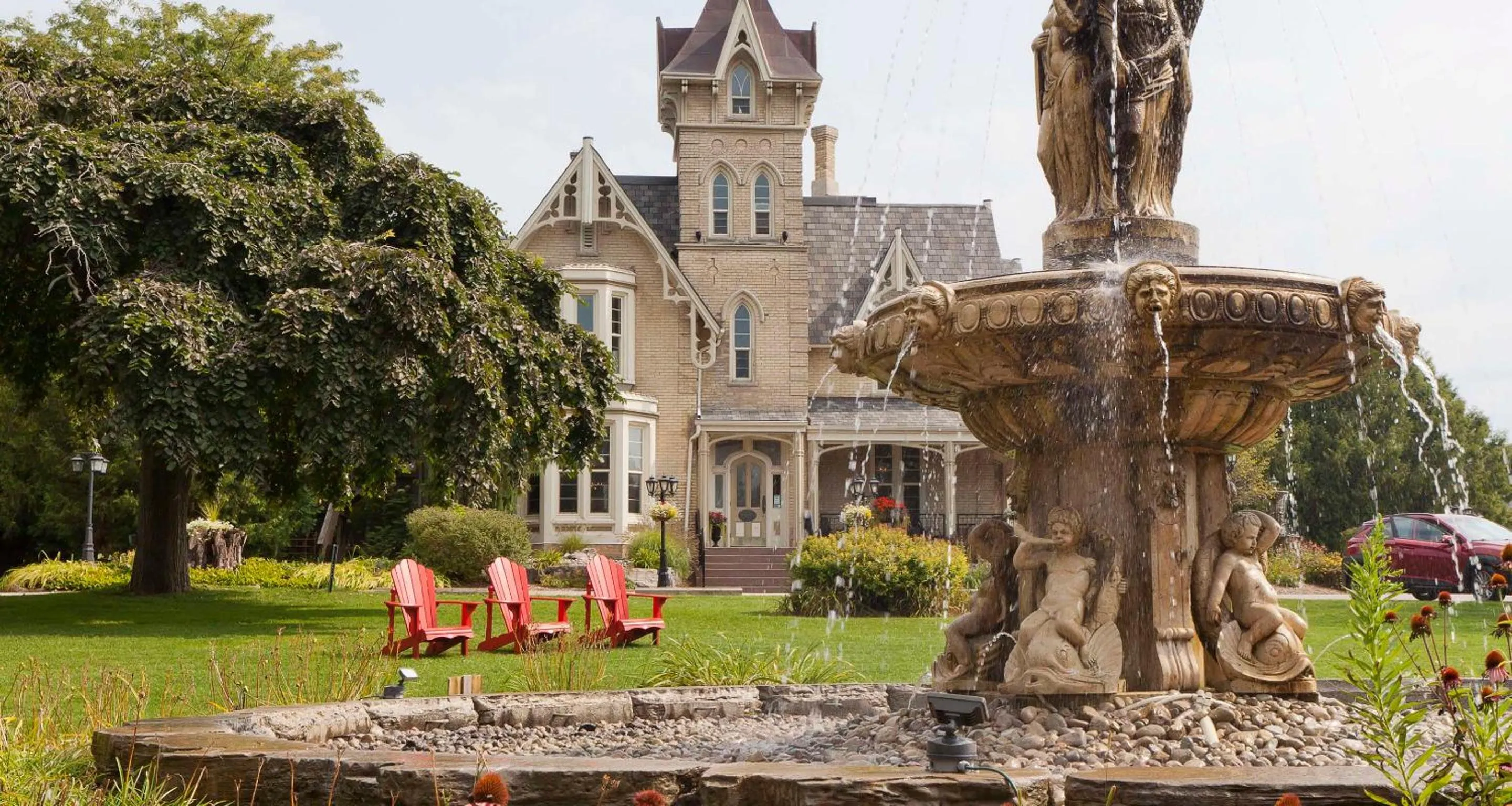 Property building in Elm Hurst Inn & Spa