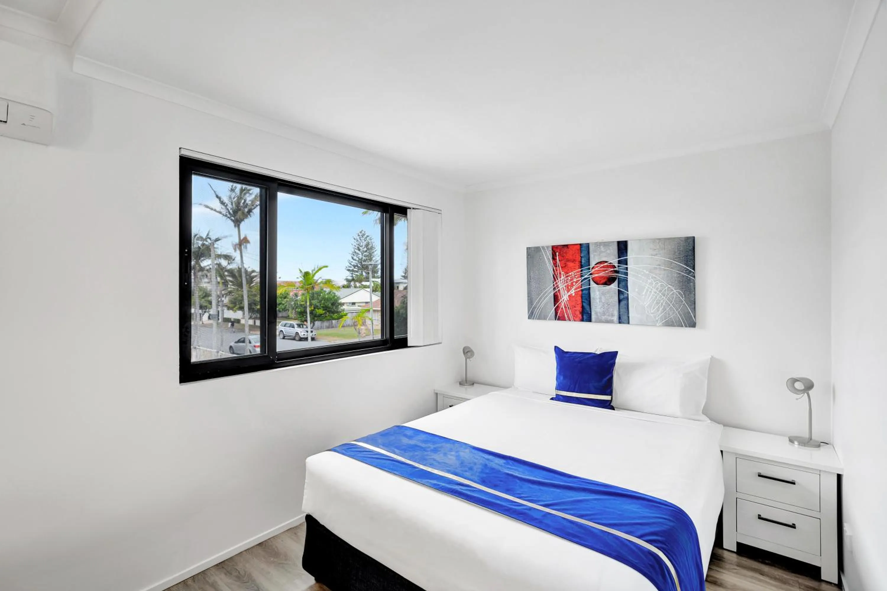 Bed in Montego Mermaid Beach Motel