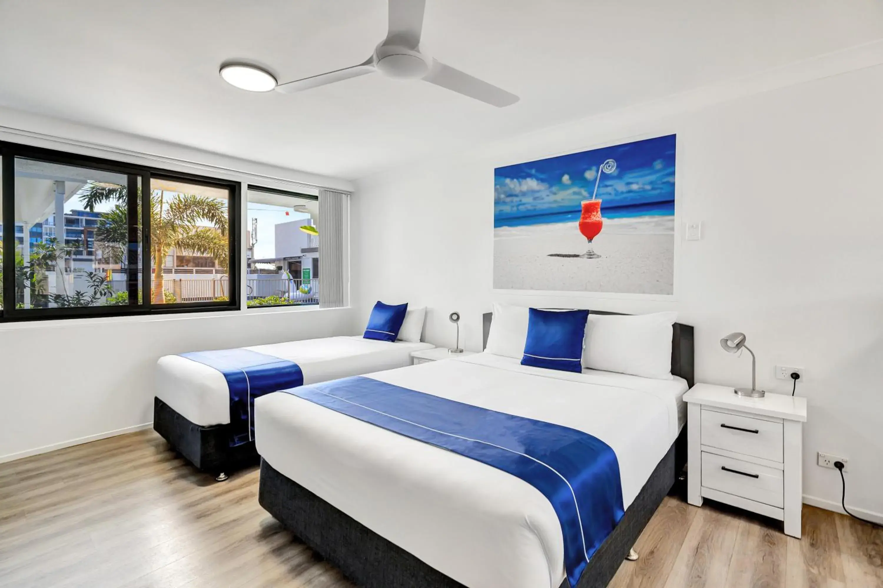 Bed in Montego Mermaid Beach Motel Bed in Montego Mermaid Beach Motel