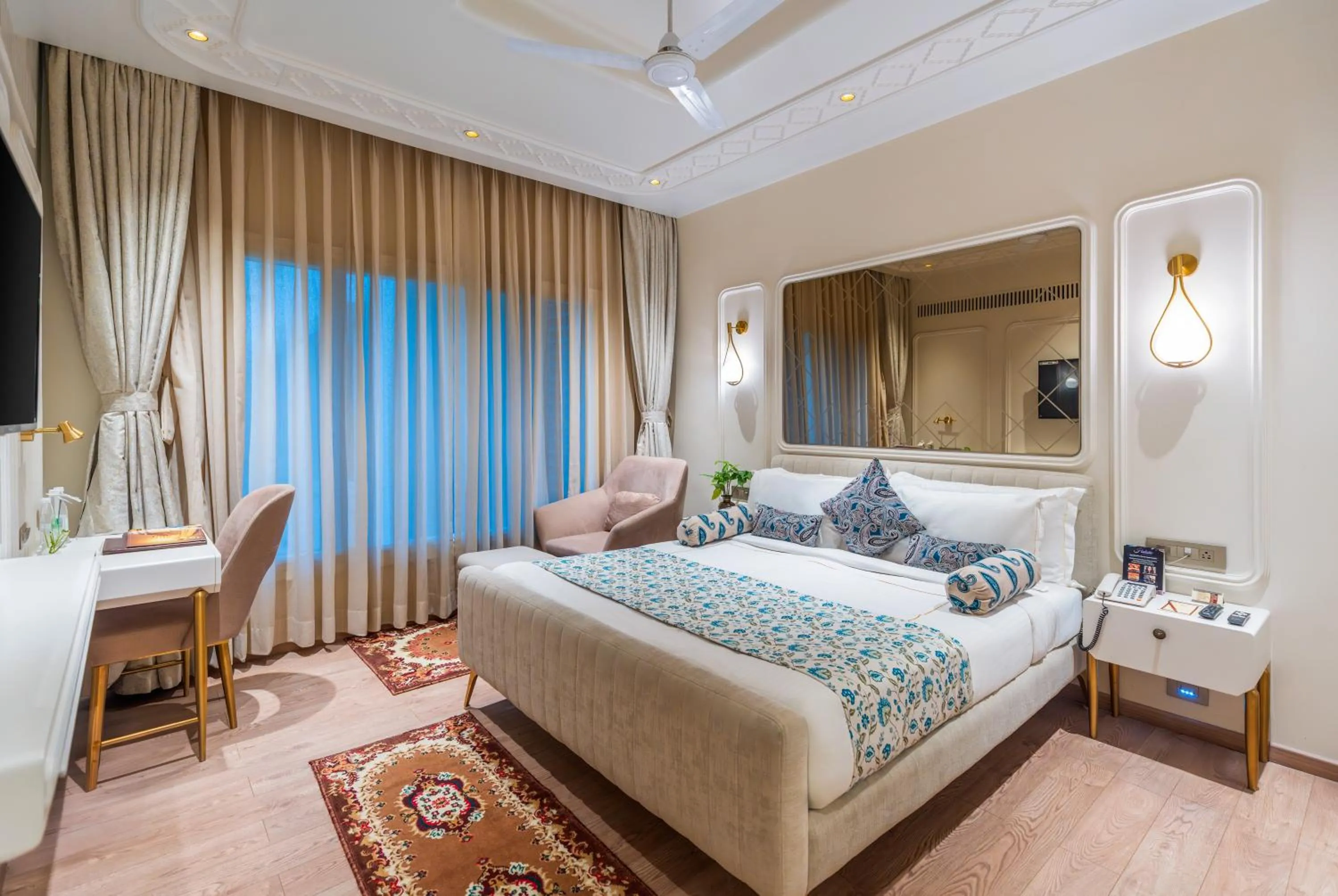 Bedroom, Bed in Amantra Comfort Hotel