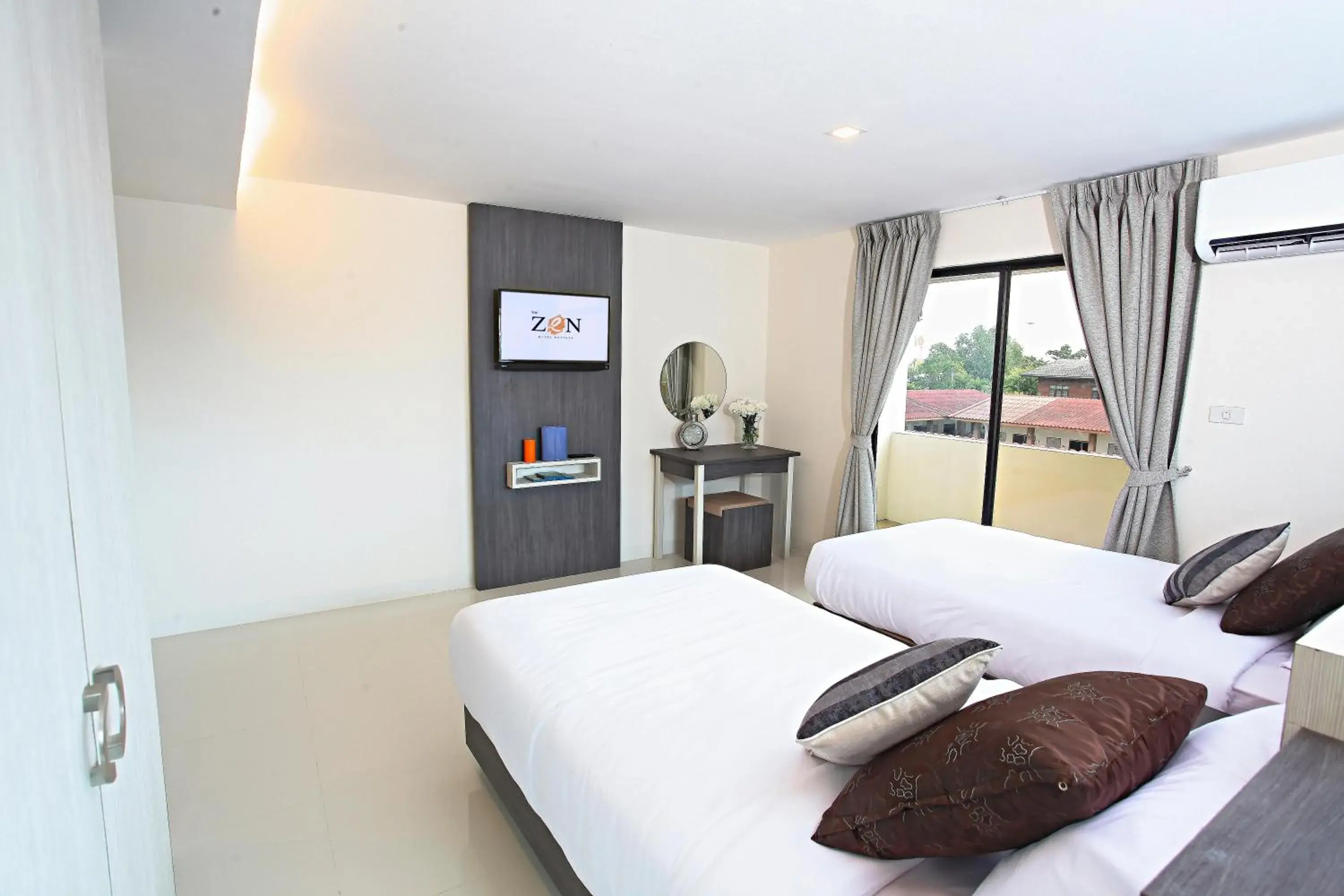 Bed in The Zen Hotel Pattaya