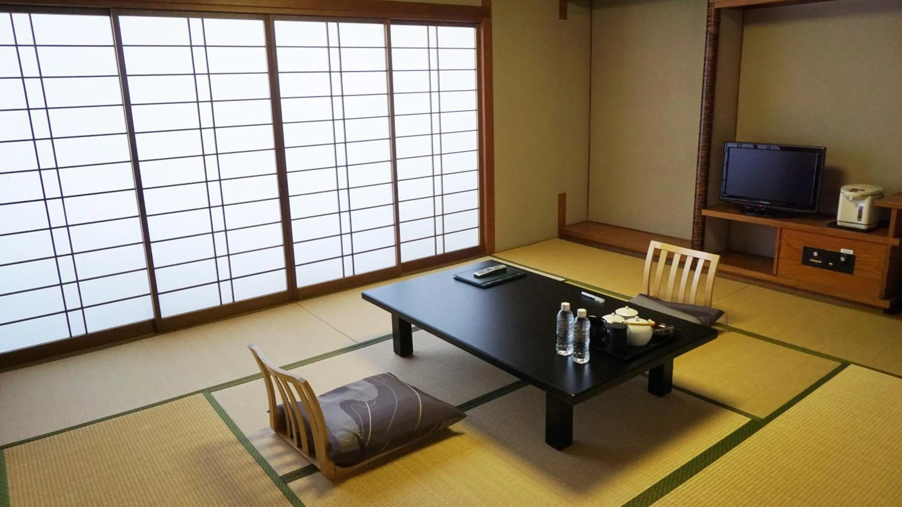 Photo of the whole room in Wataya Besso