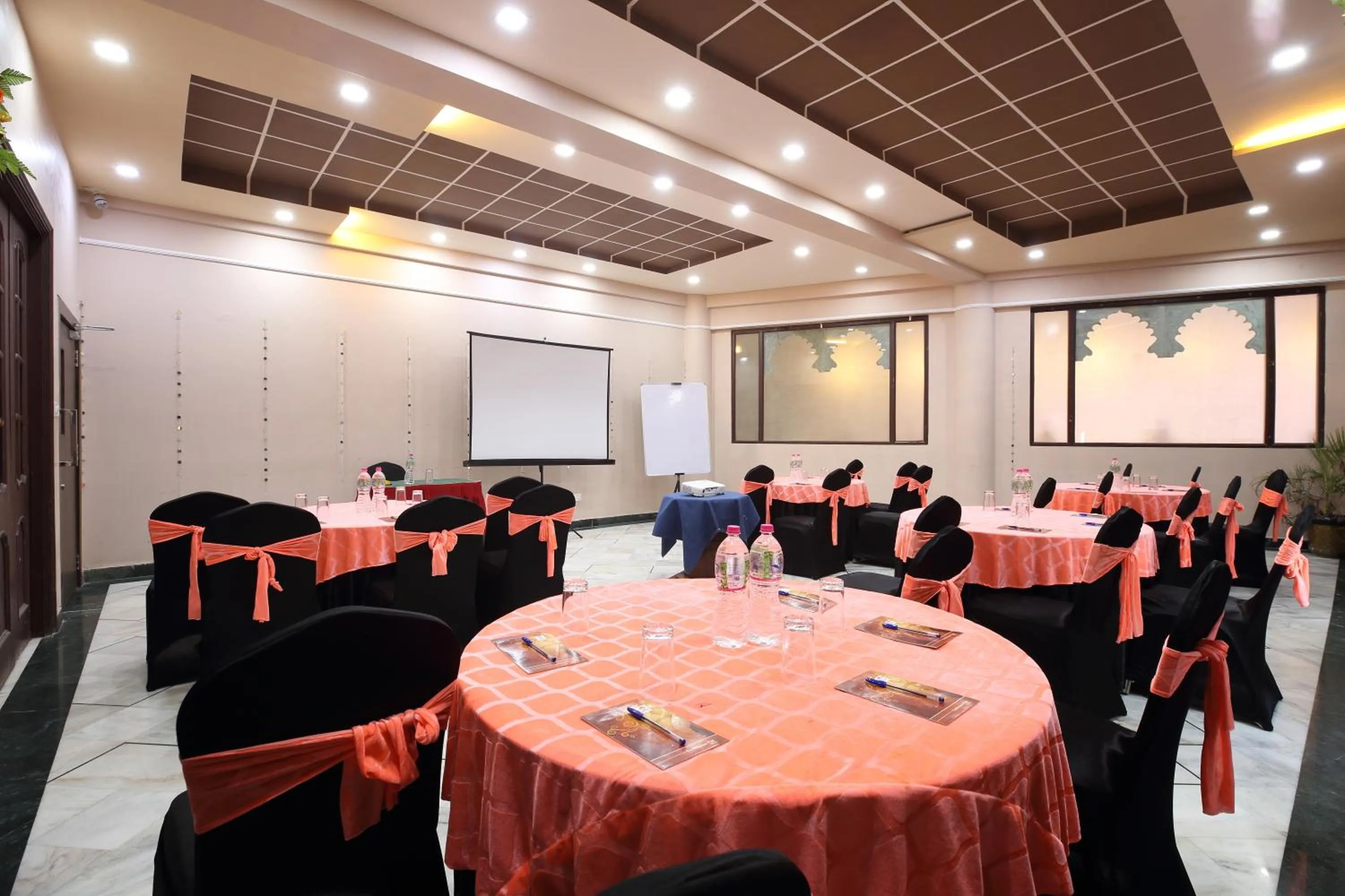 Meeting/conference room in Hotel Vishnupriya