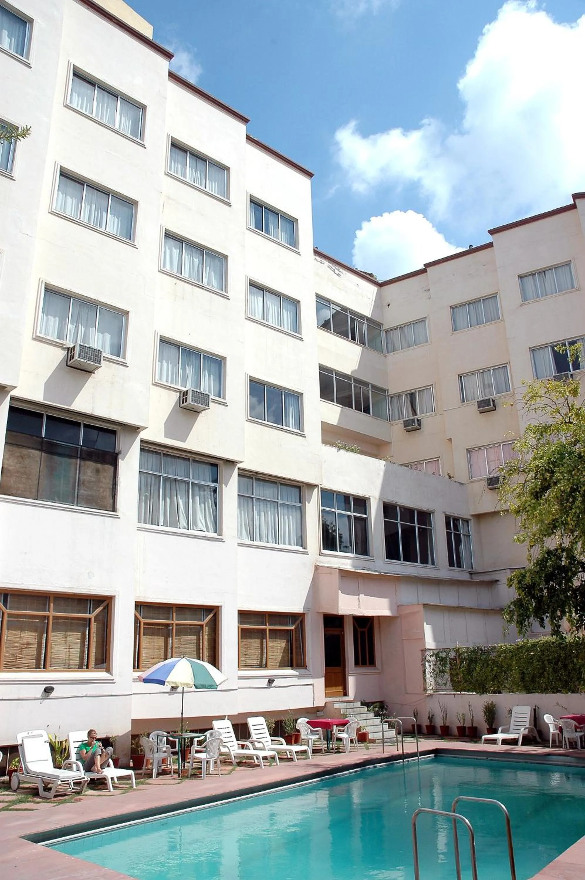 Pool view in Hotel Vishnupriya