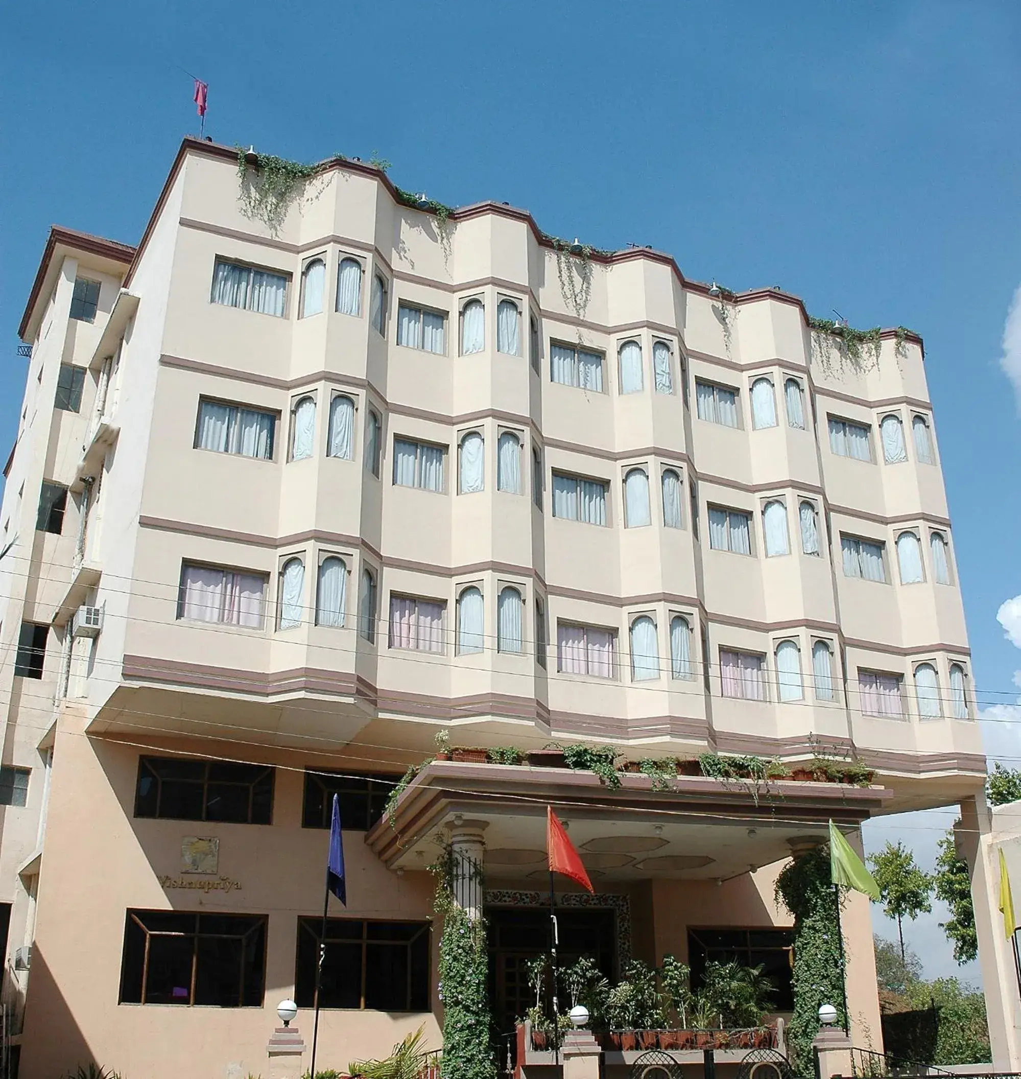 Property building in Hotel Vishnupriya Property building in Hotel Vishnupriya