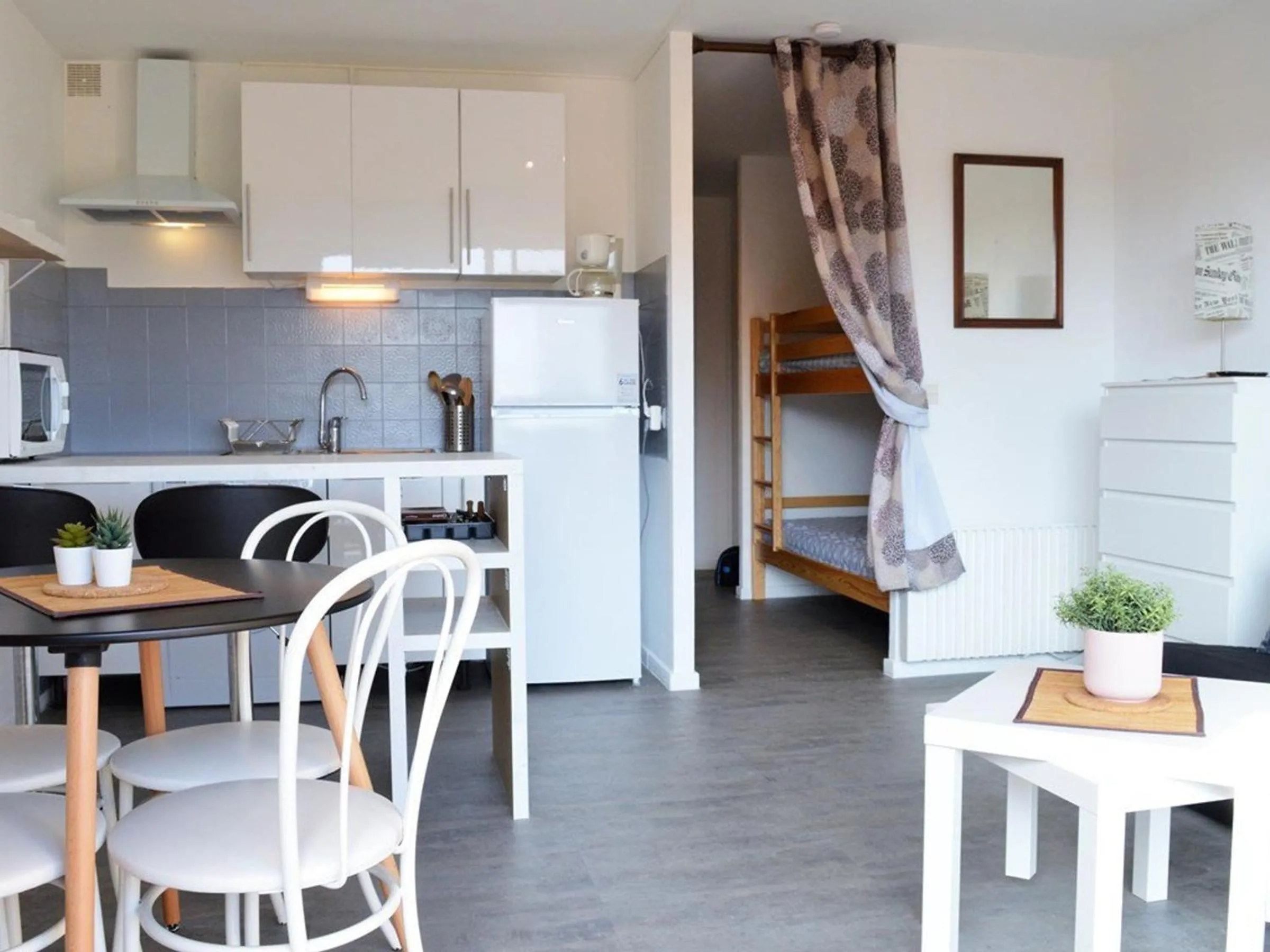 Studio 4 couchages avec terrasse, parking et proche plage au Lavandou - FR-1-251-240