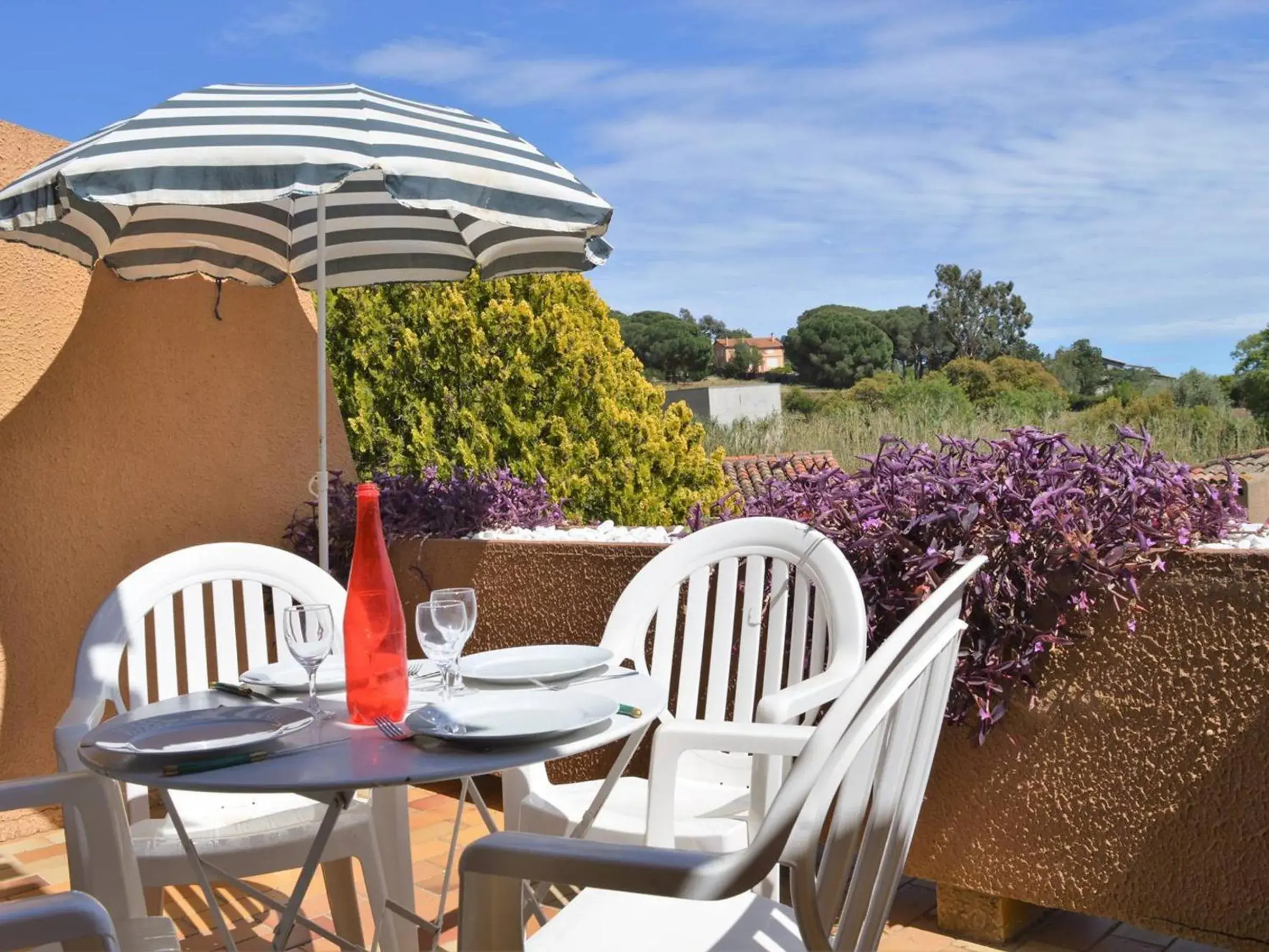 Studio 4 couchages avec terrasse, parking et proche plage au Lavandou - FR-1-251-240 Studio 4 couchages avec terrasse, parking et proche plage au Lavandou - FR-1-251-240