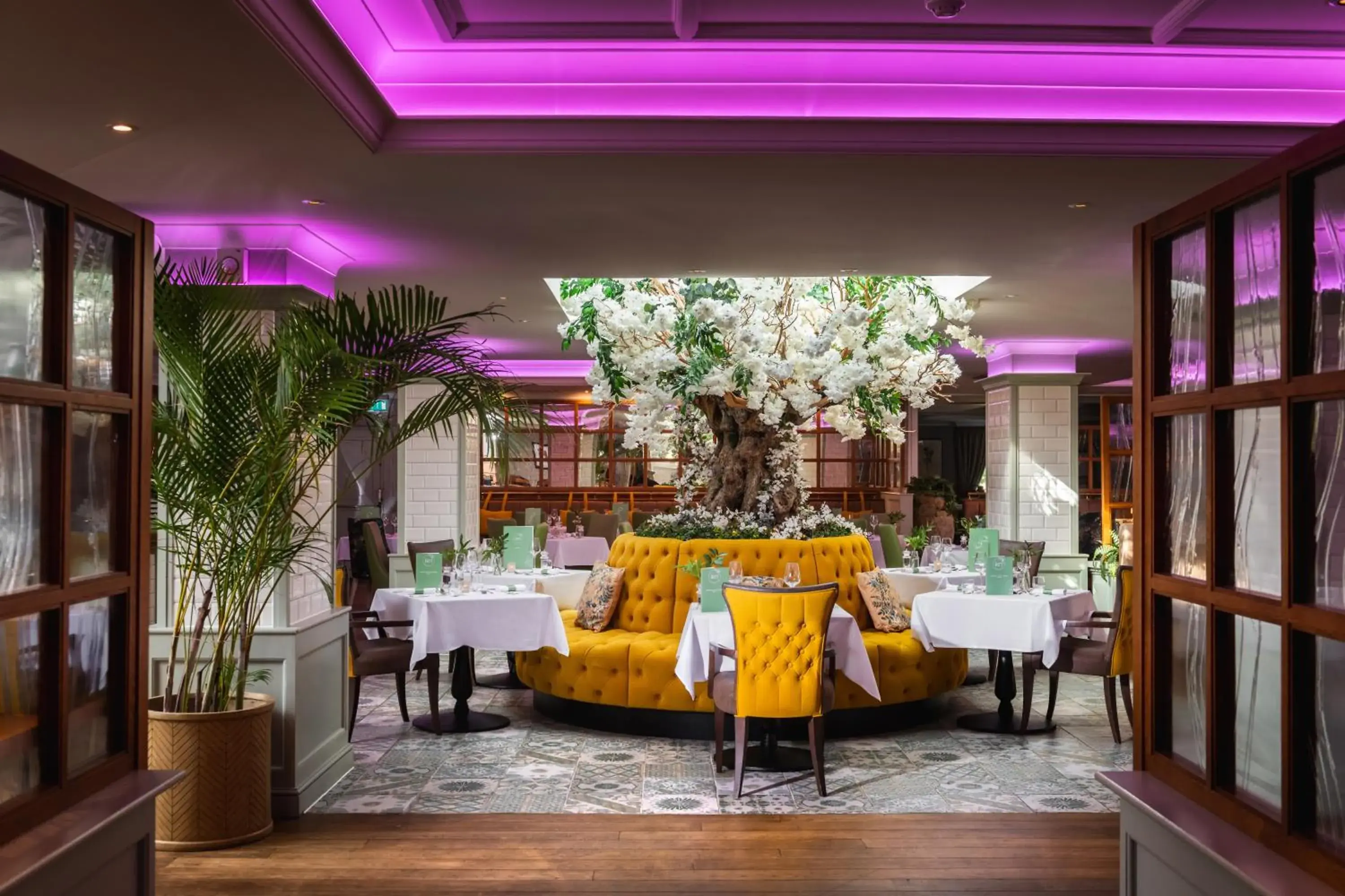 Restaurant/places to eat in Wotton House Restaurant/places to eat in Wotton House