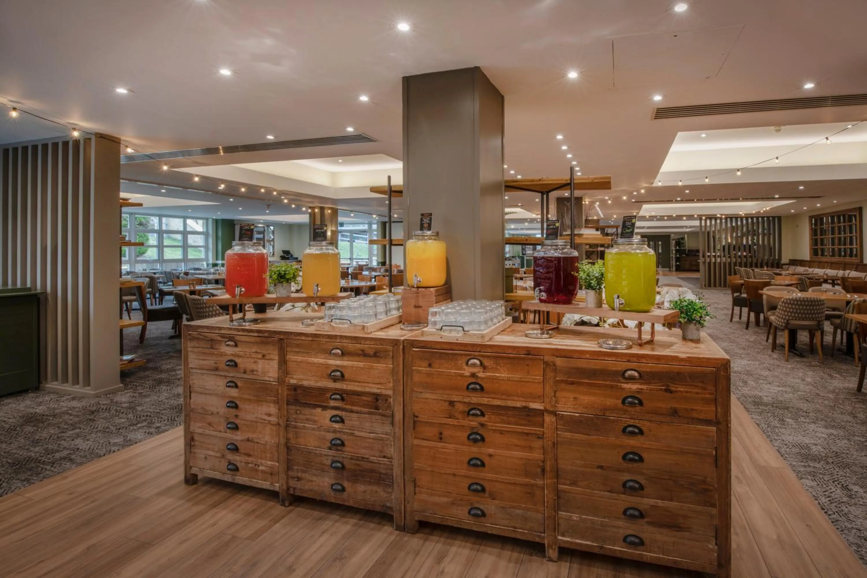 Restaurant/places to eat in De Vere Beaumont Estate