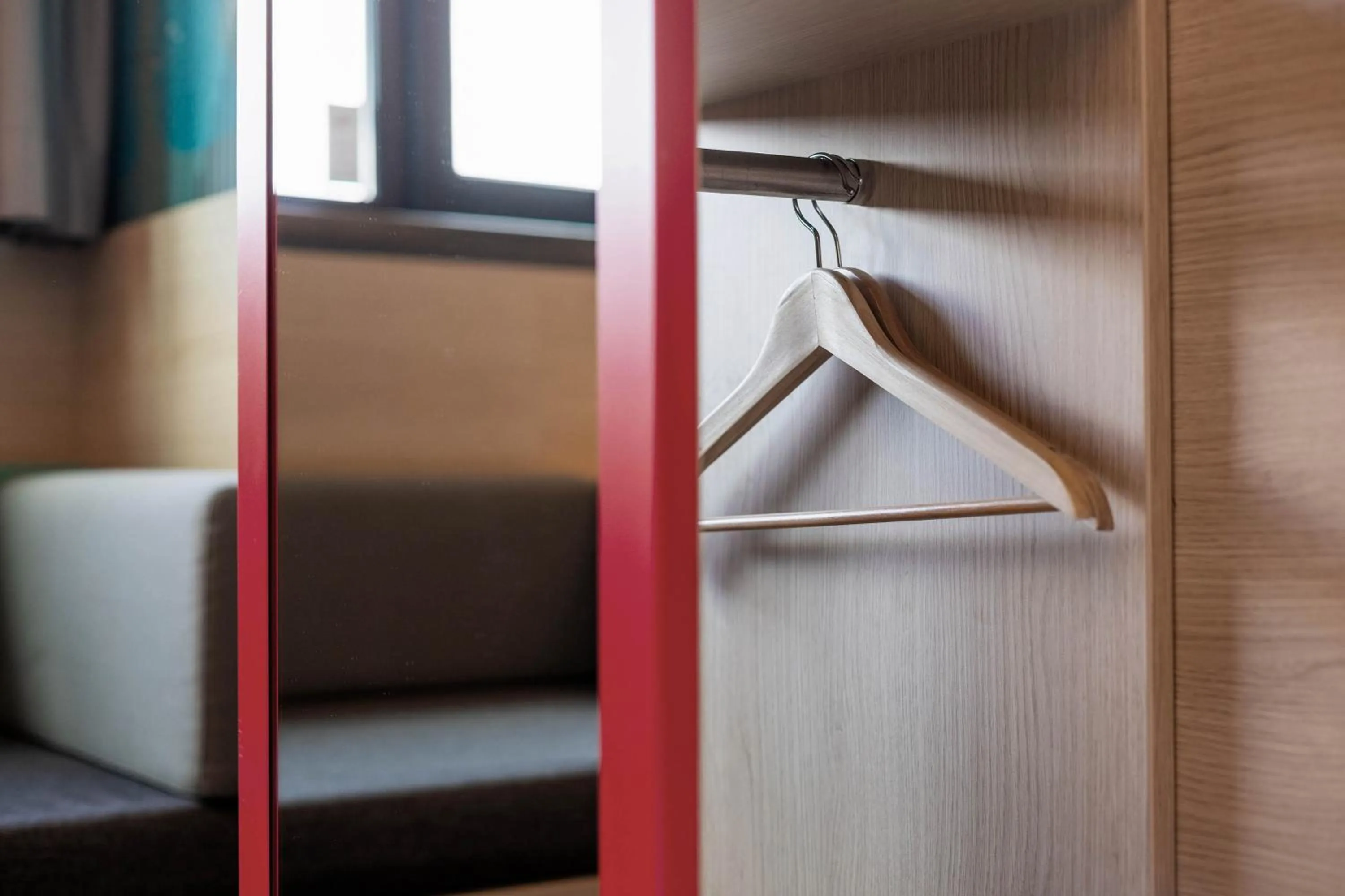 wardrobe in MEININGER Hotel Berlin Airport